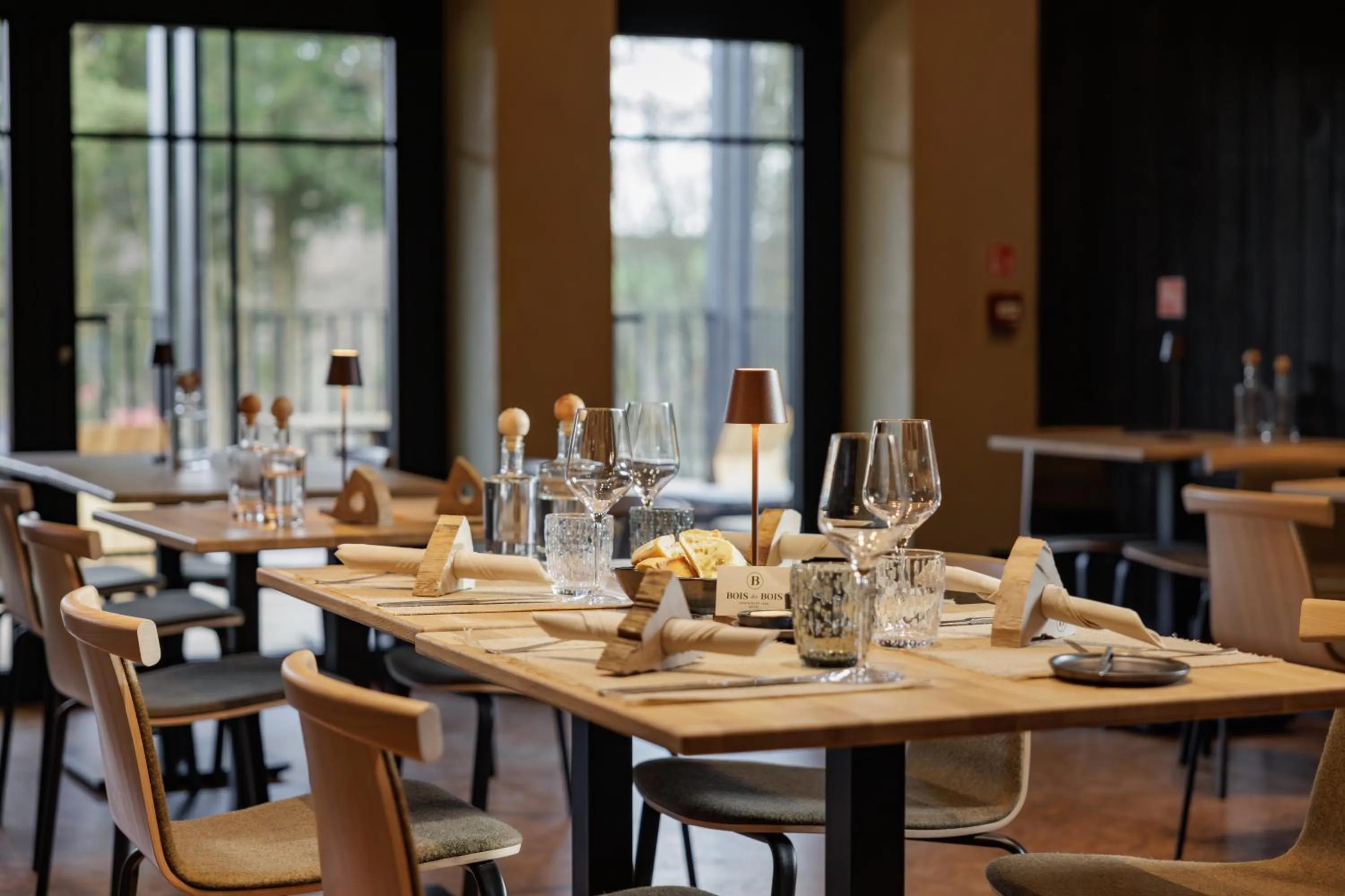 Restaurant/places to eat in Hillview Hotel Grandvoir