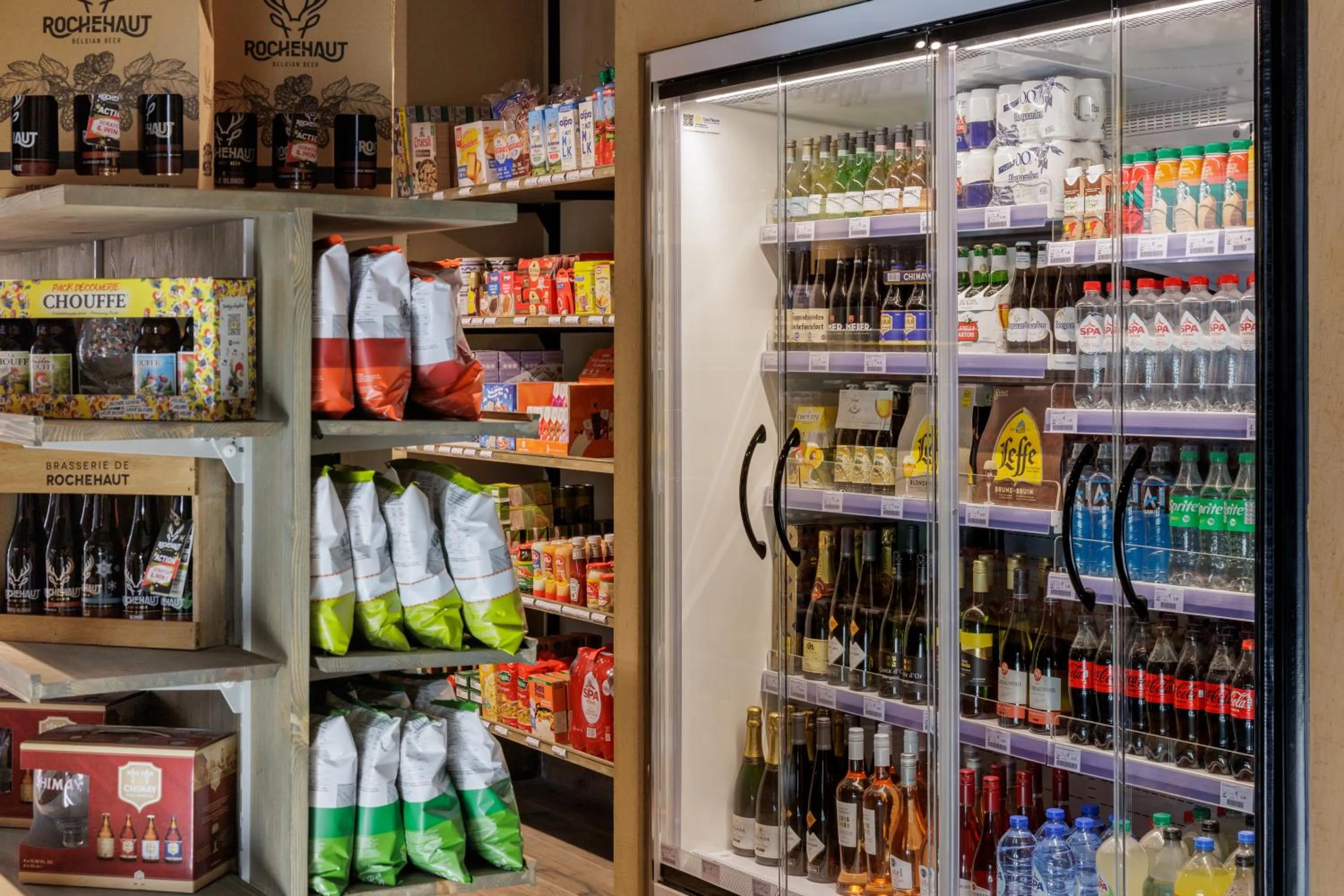 Supermarket/grocery shop in Hillview Hotel Grandvoir