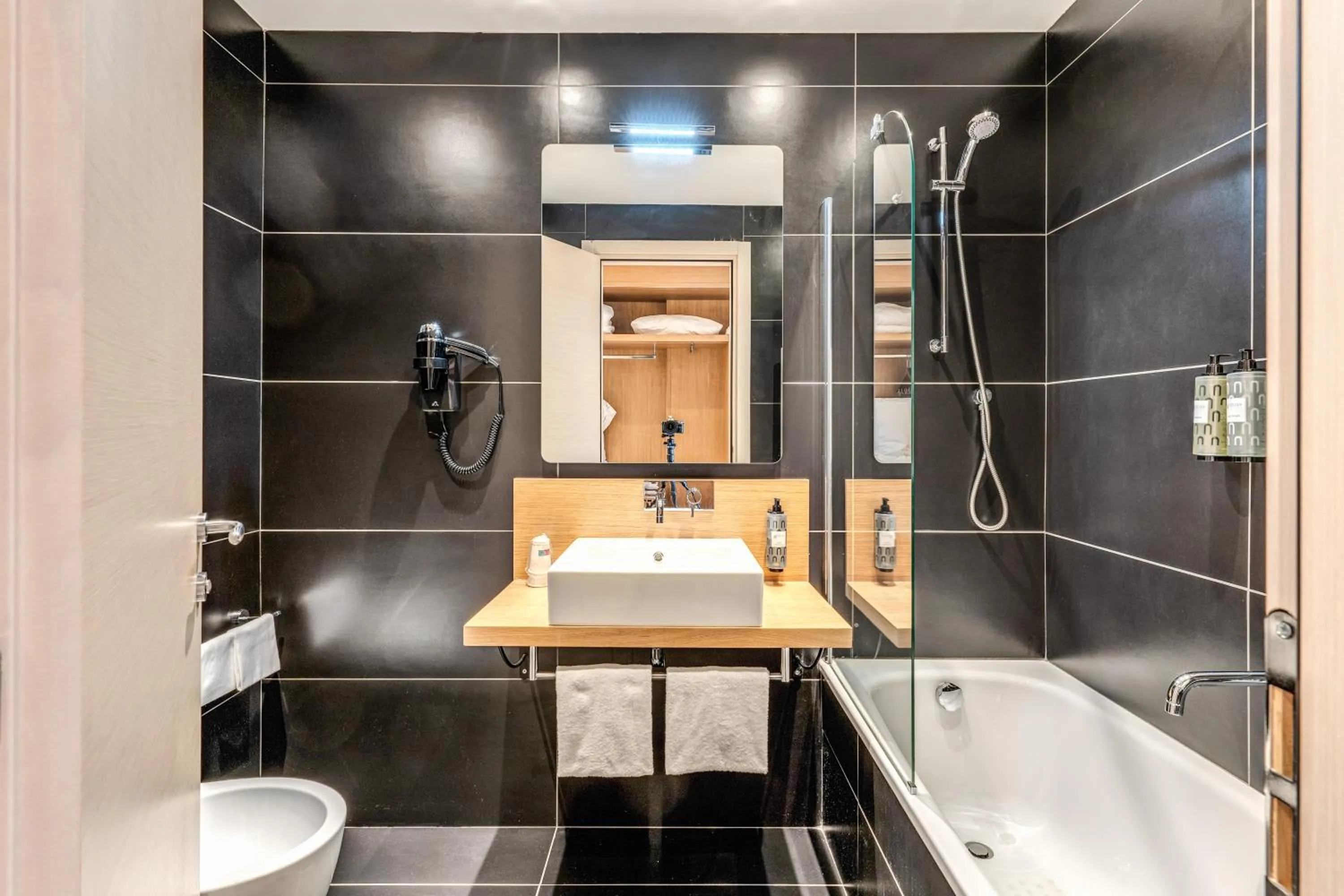 Bathroom in Hotel Midas Roma - A member of Barcelo Hotel Group