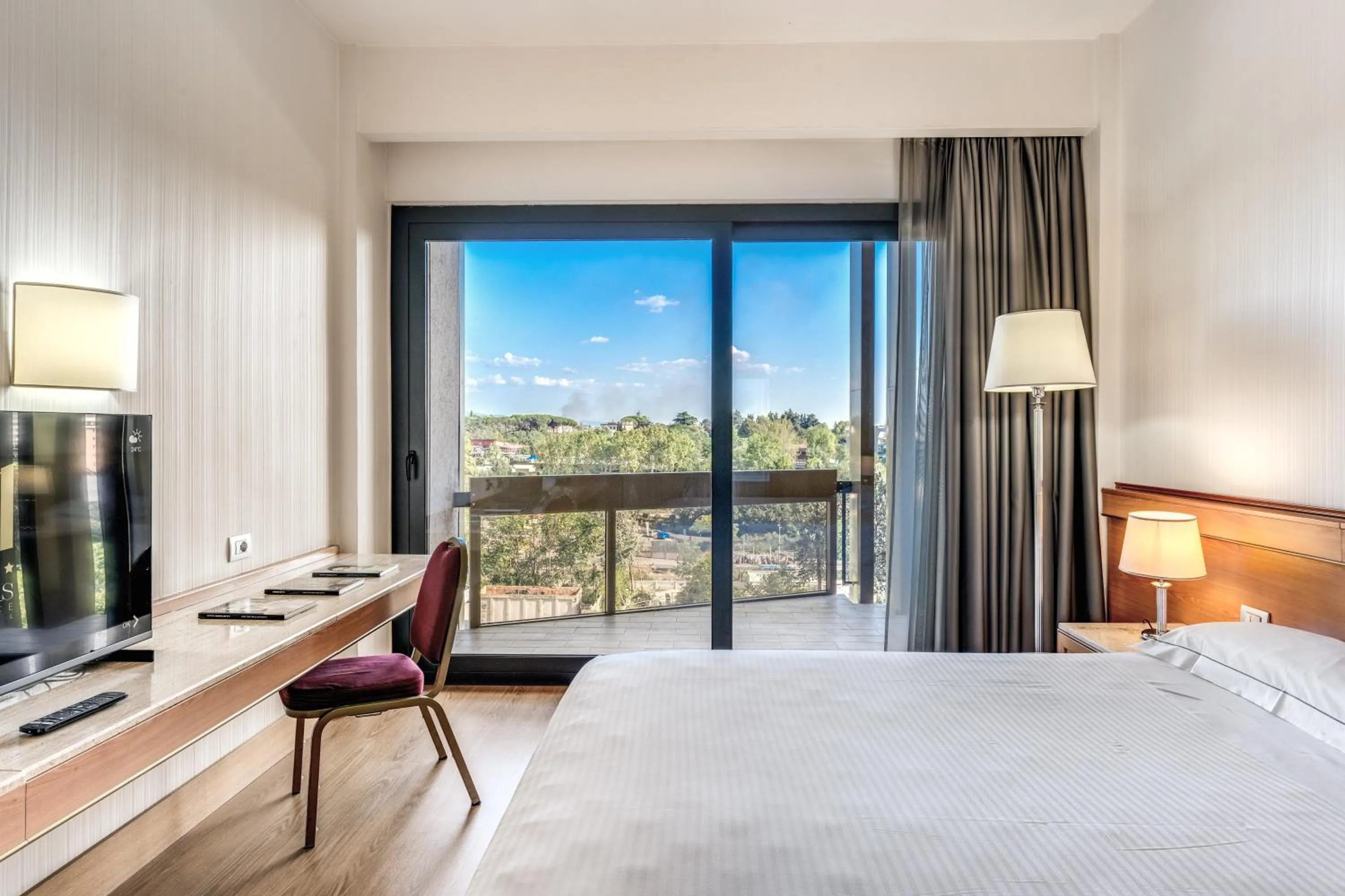 Bed in Hotel Midas Roma - A member of Barcelo Hotel Group