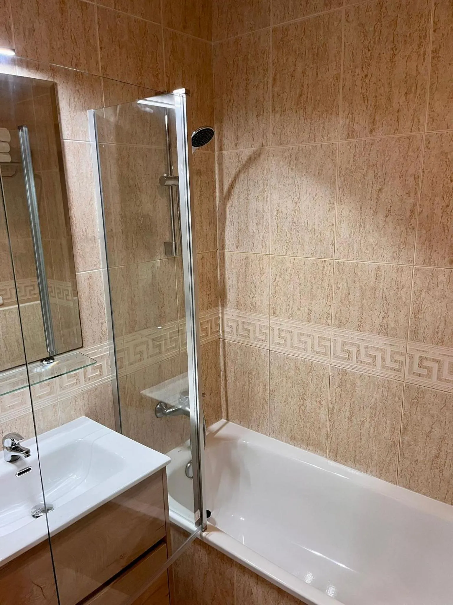 Bathroom in Hotel Alda Malvasía