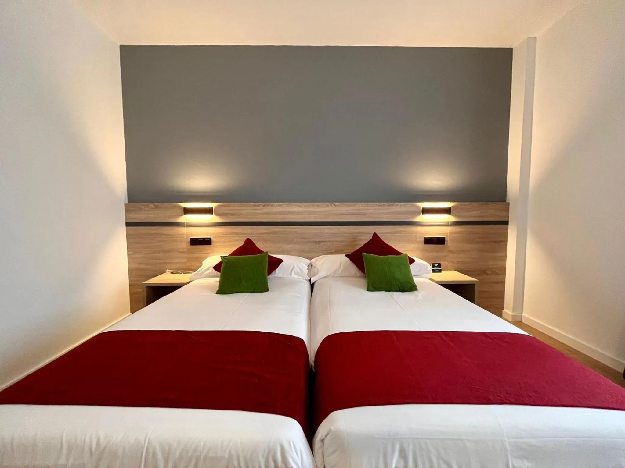 Bedroom, Bed in Hotel Alda Malvasía