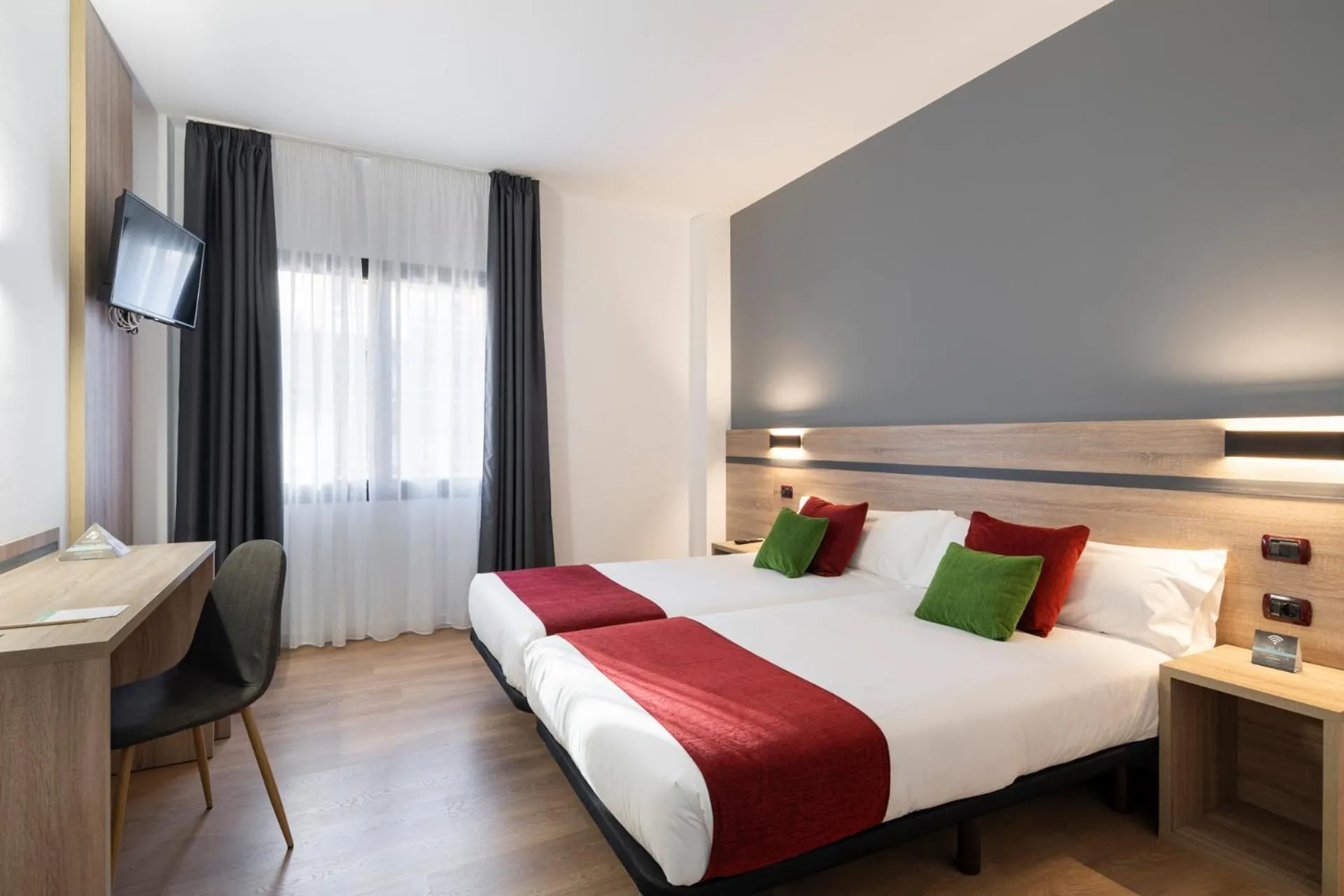 Bedroom, Bed in Hotel Alda Malvasía