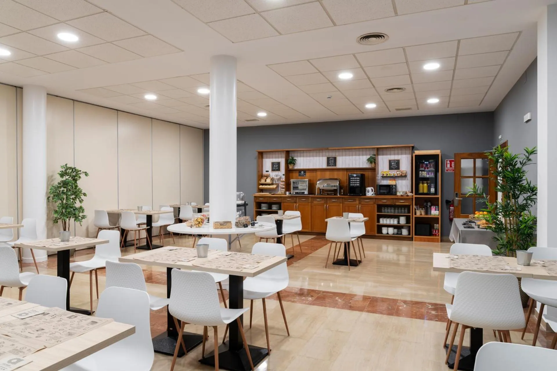 Breakfast in Hotel Alda Malvasía