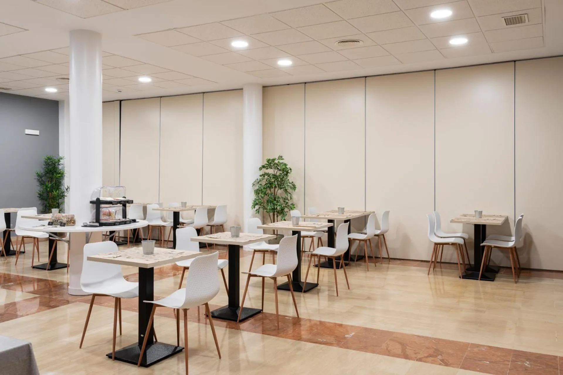 Breakfast in Hotel Alda Malvasía