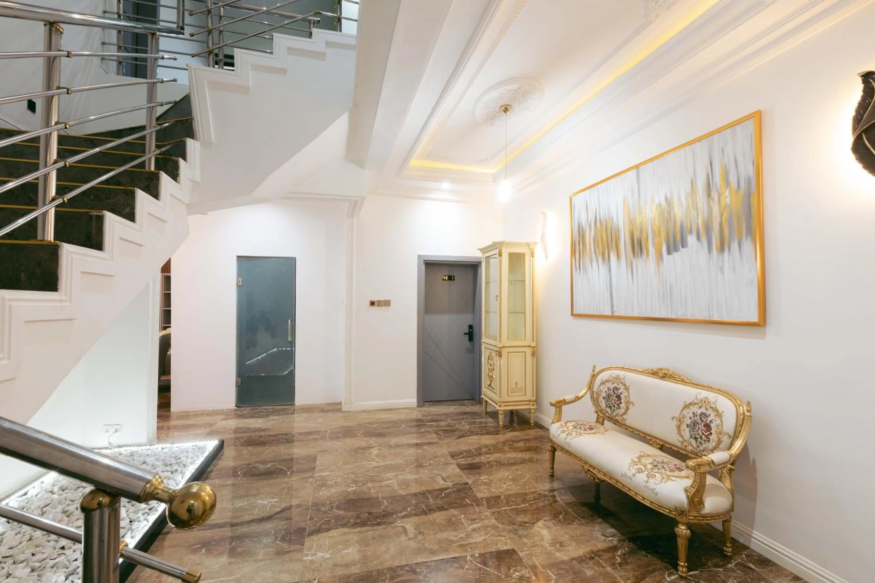 Seating area in Phoenix Luxury Apartments