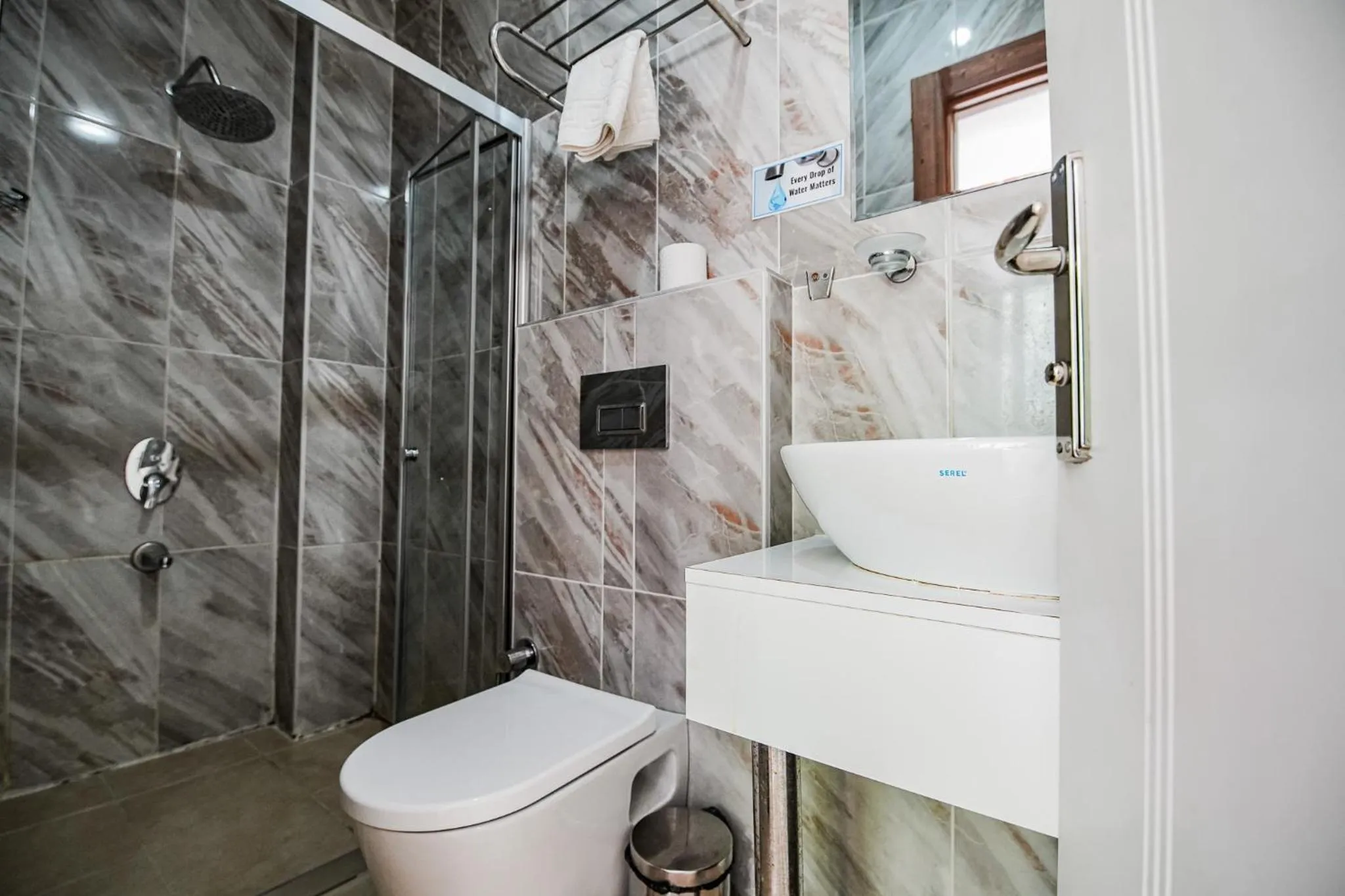 Shower in MITANI SUITES