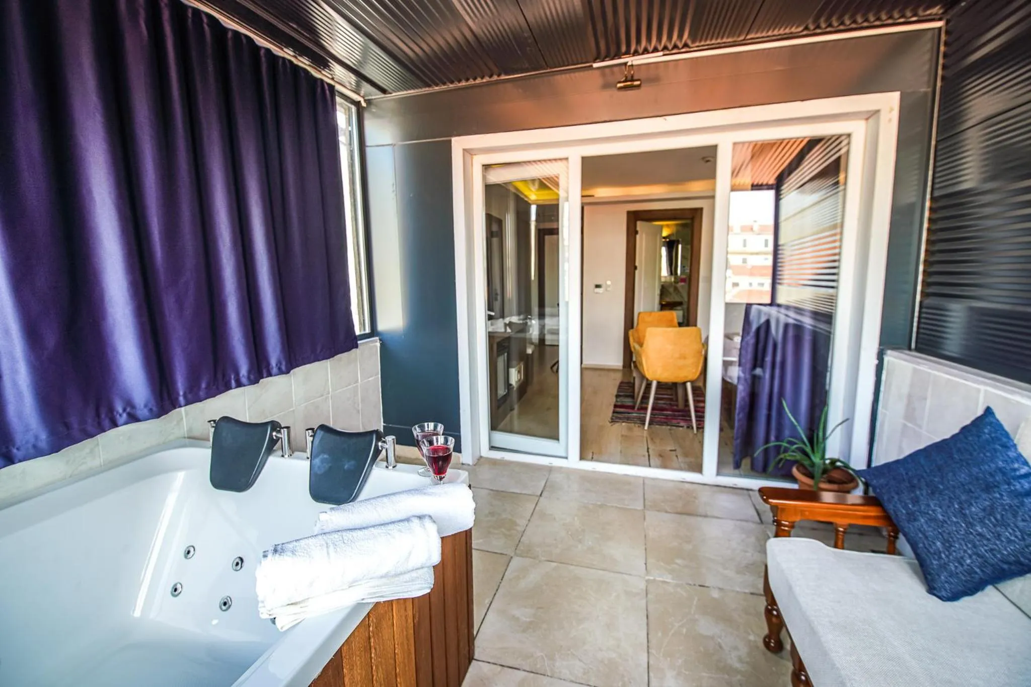 Bed in MITANI SUITES