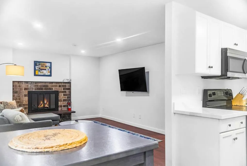 Seattle Cloud 2BR Prime Location