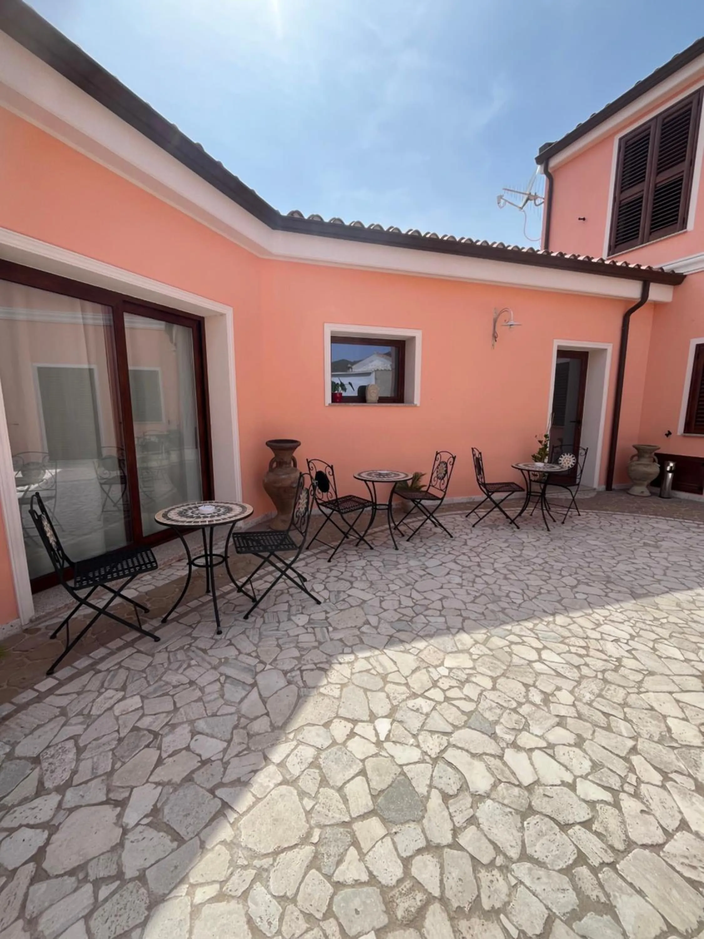 Patio/Outdoor Area in B&B Il Mandorlo