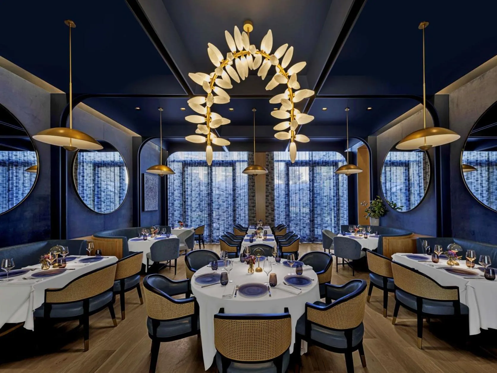 Restaurant/places to eat in The Crescent Hotel, Fort Worth