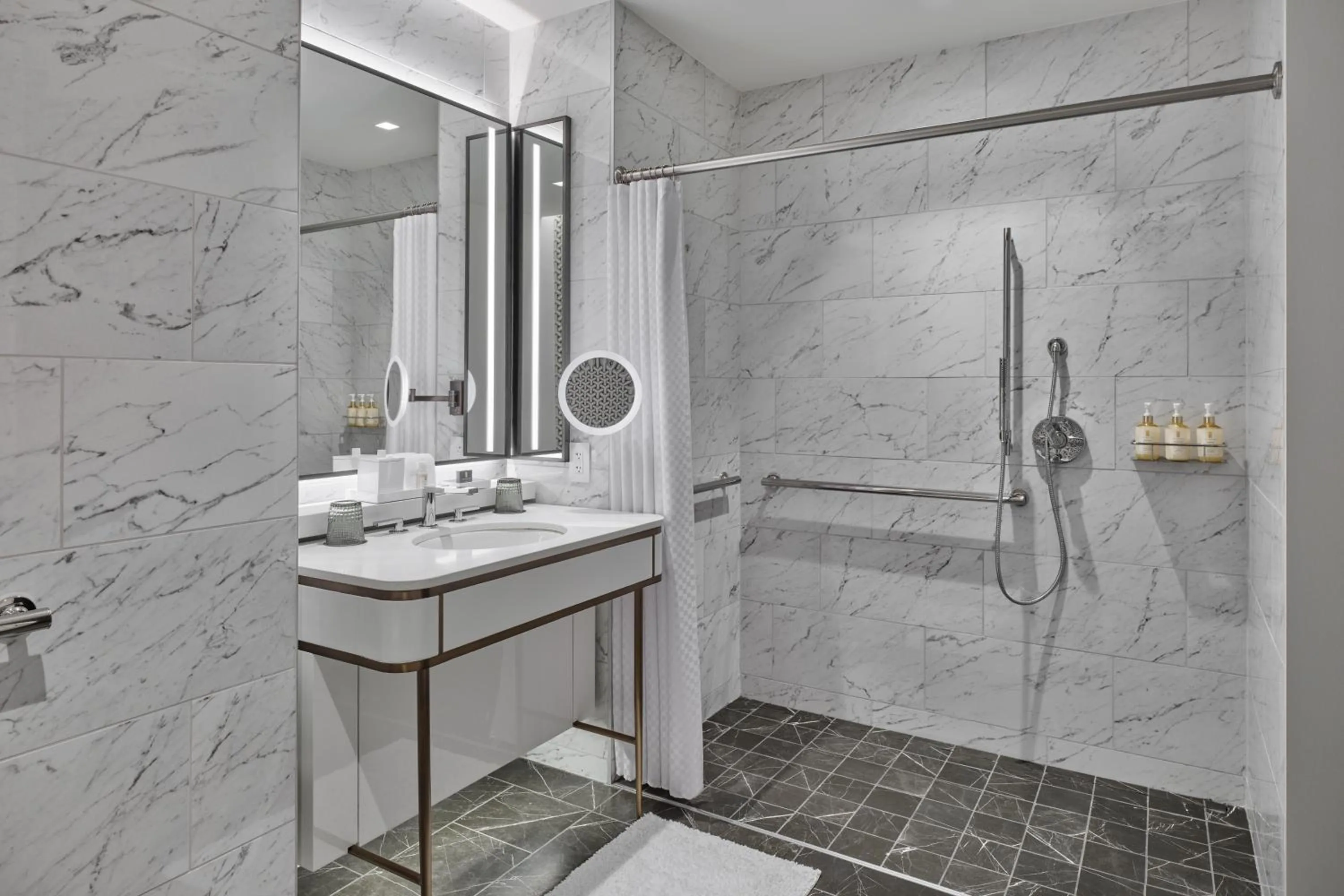 Guests in The Crescent Hotel, Fort Worth