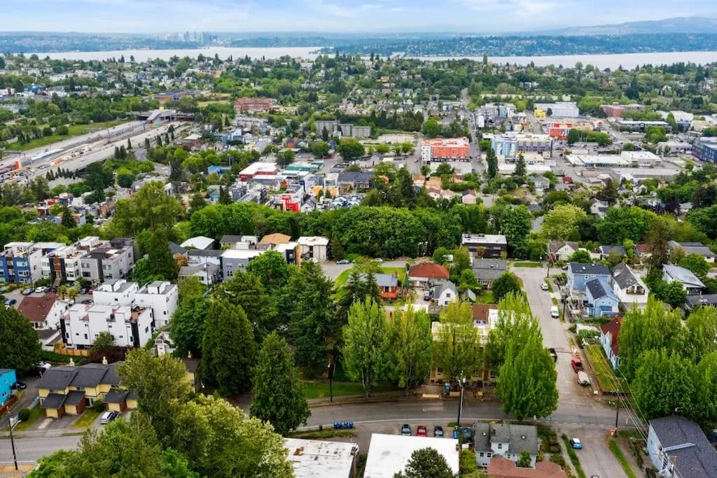 Epicurean remodel in central location.