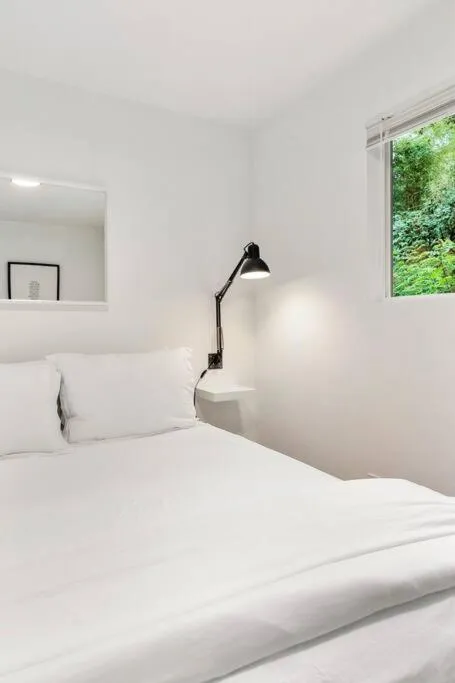 Bed in Beacon Hill Retro - Central Location.