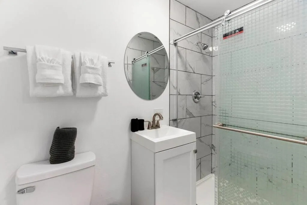 Beacon Hill Retro - Central Location.