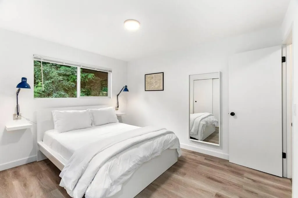 Bed in Beacon Hill Retro - Central Location.