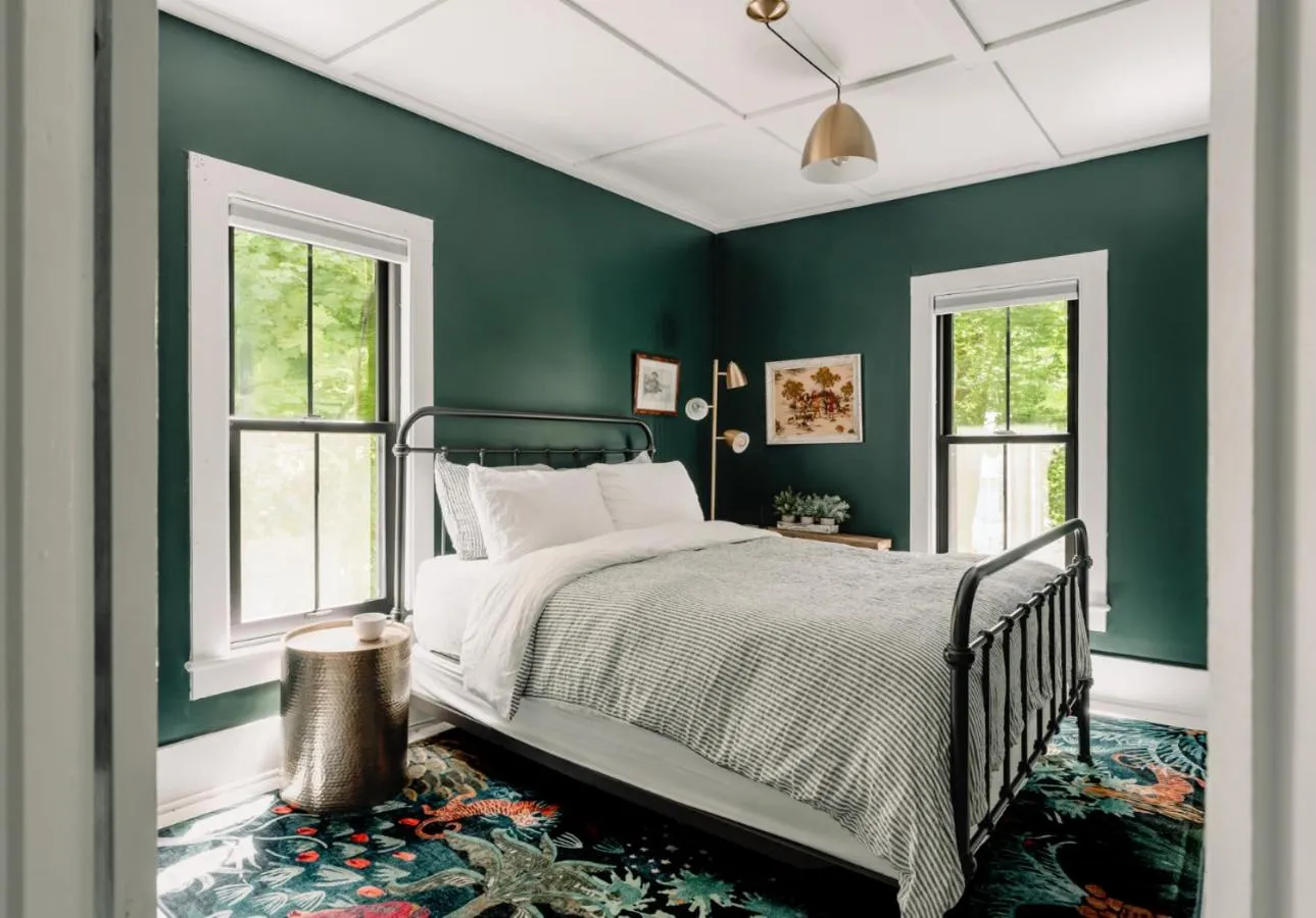 Photo of the whole room, Bed in The Yarra