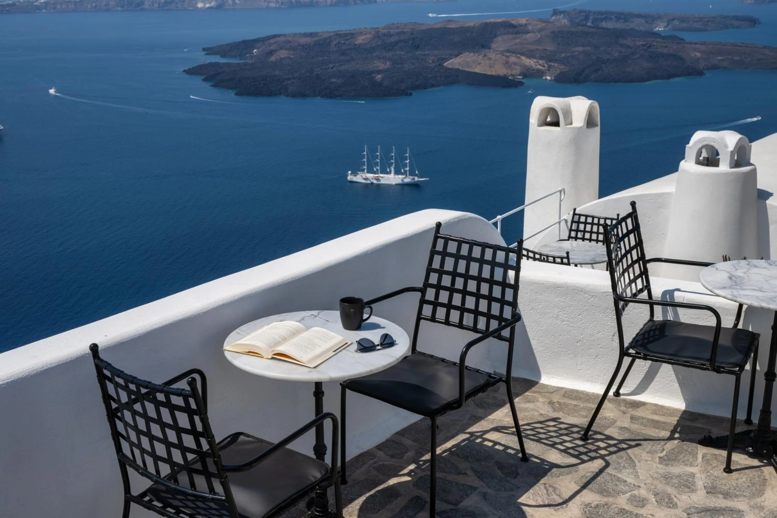 Property building in Eteoro Suites