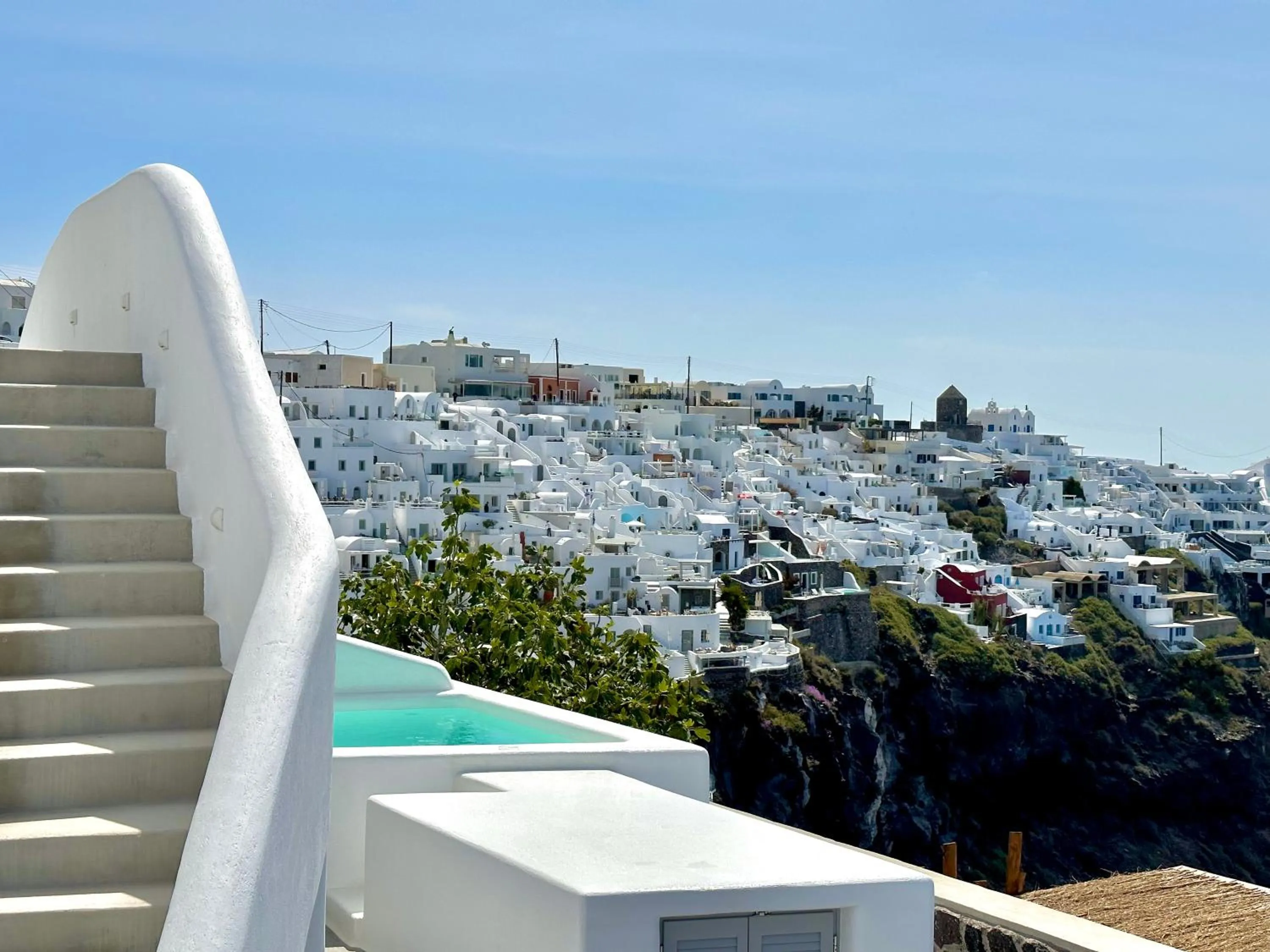 Hot Tub in Eteoro Suites