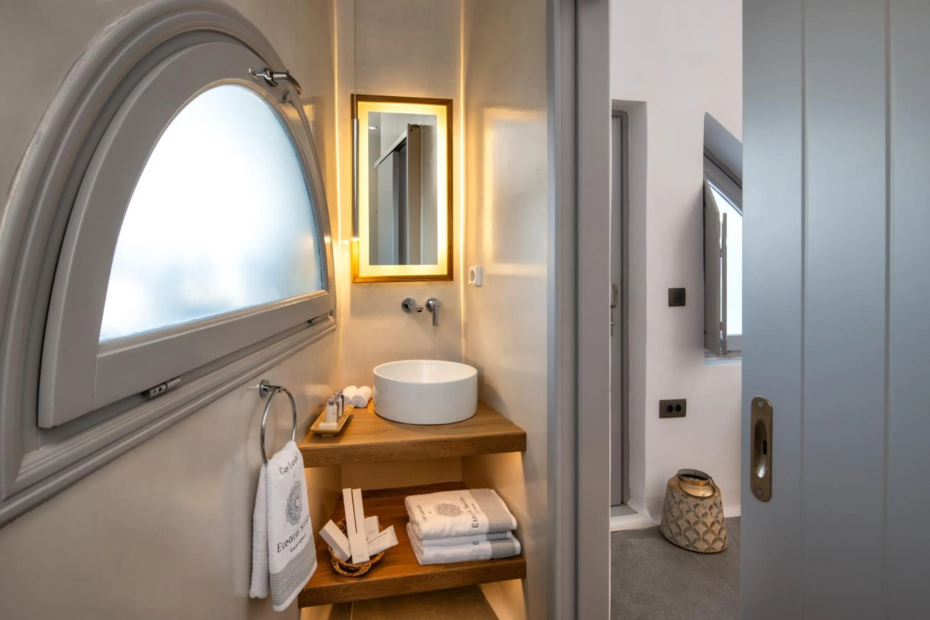 Bathroom in Eteoro Suites