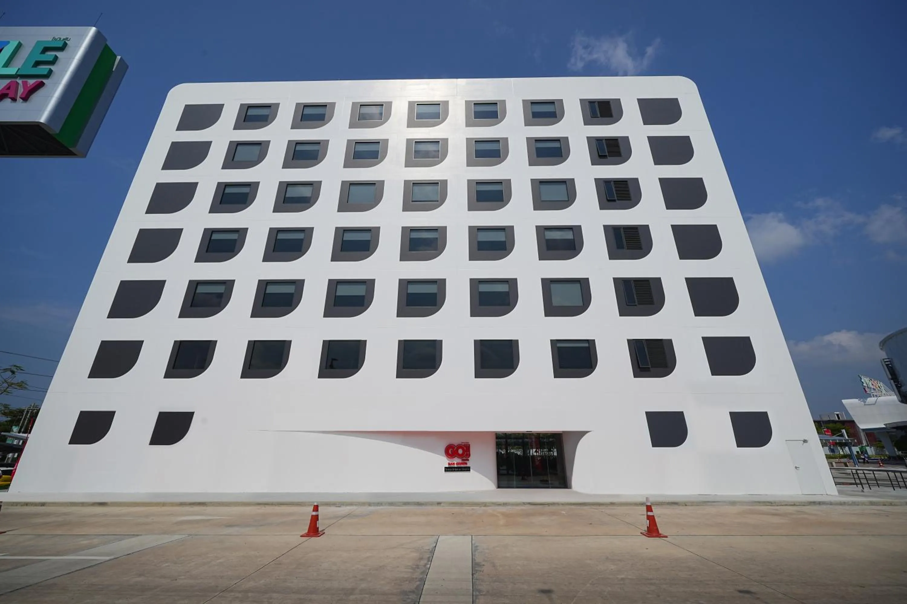 Property building in GO Hotel Ban Chang at Robinson Lifestyle Ban Chang