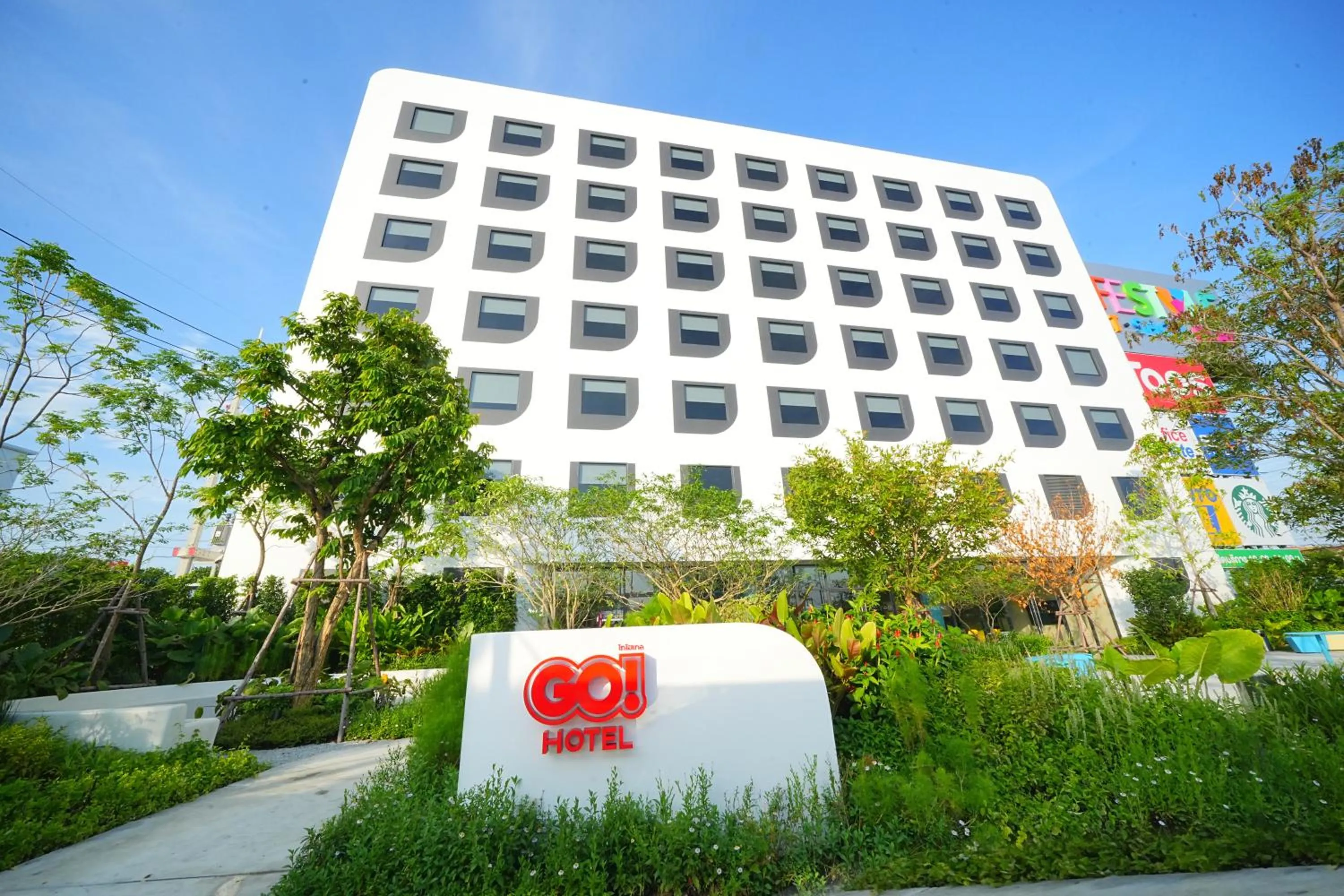 Property building in GO Hotel Ban Chang at Robinson Lifestyle Ban Chang