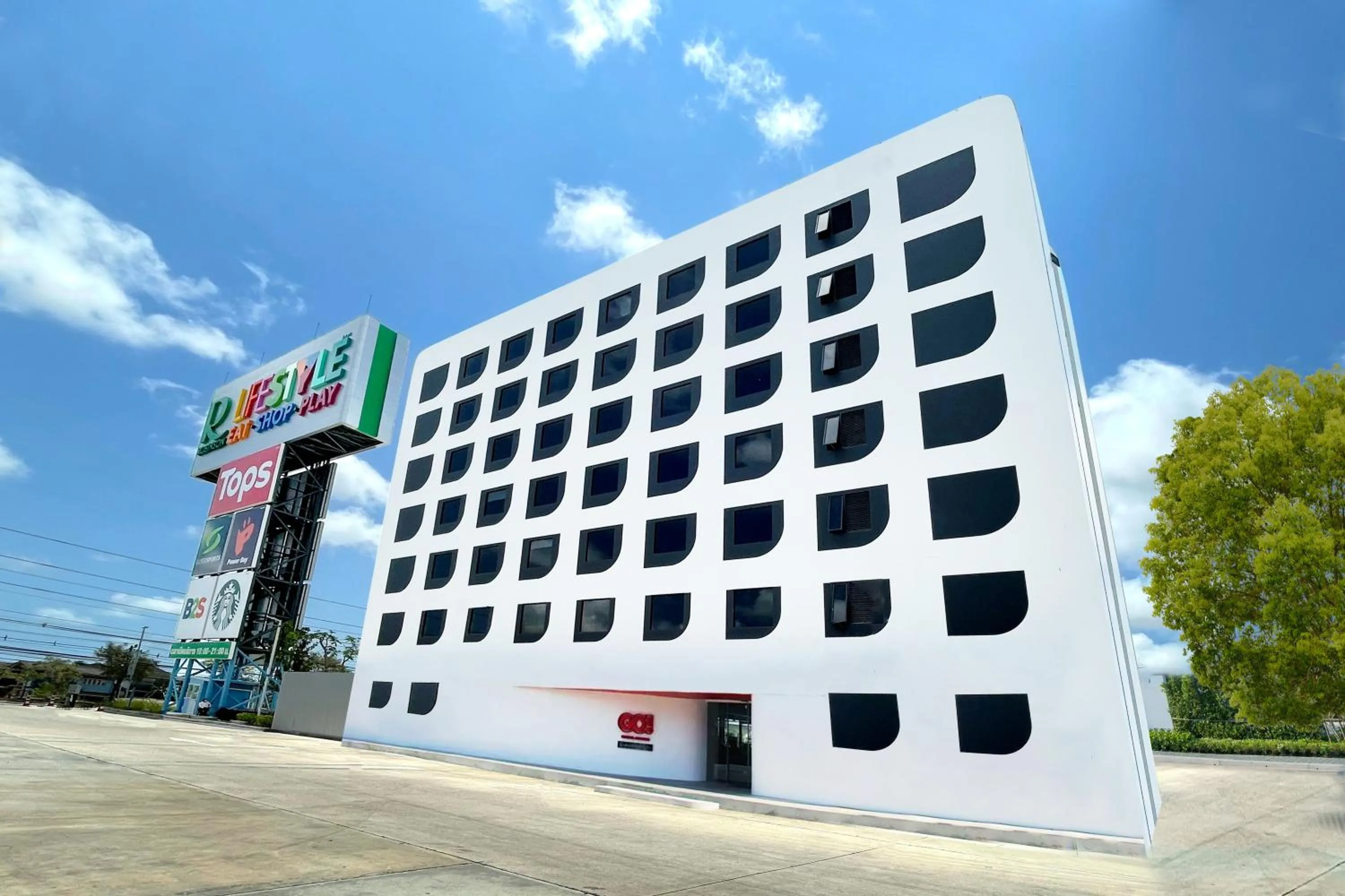 Property building in GO Hotel Ban Chang at Robinson Lifestyle Ban Chang