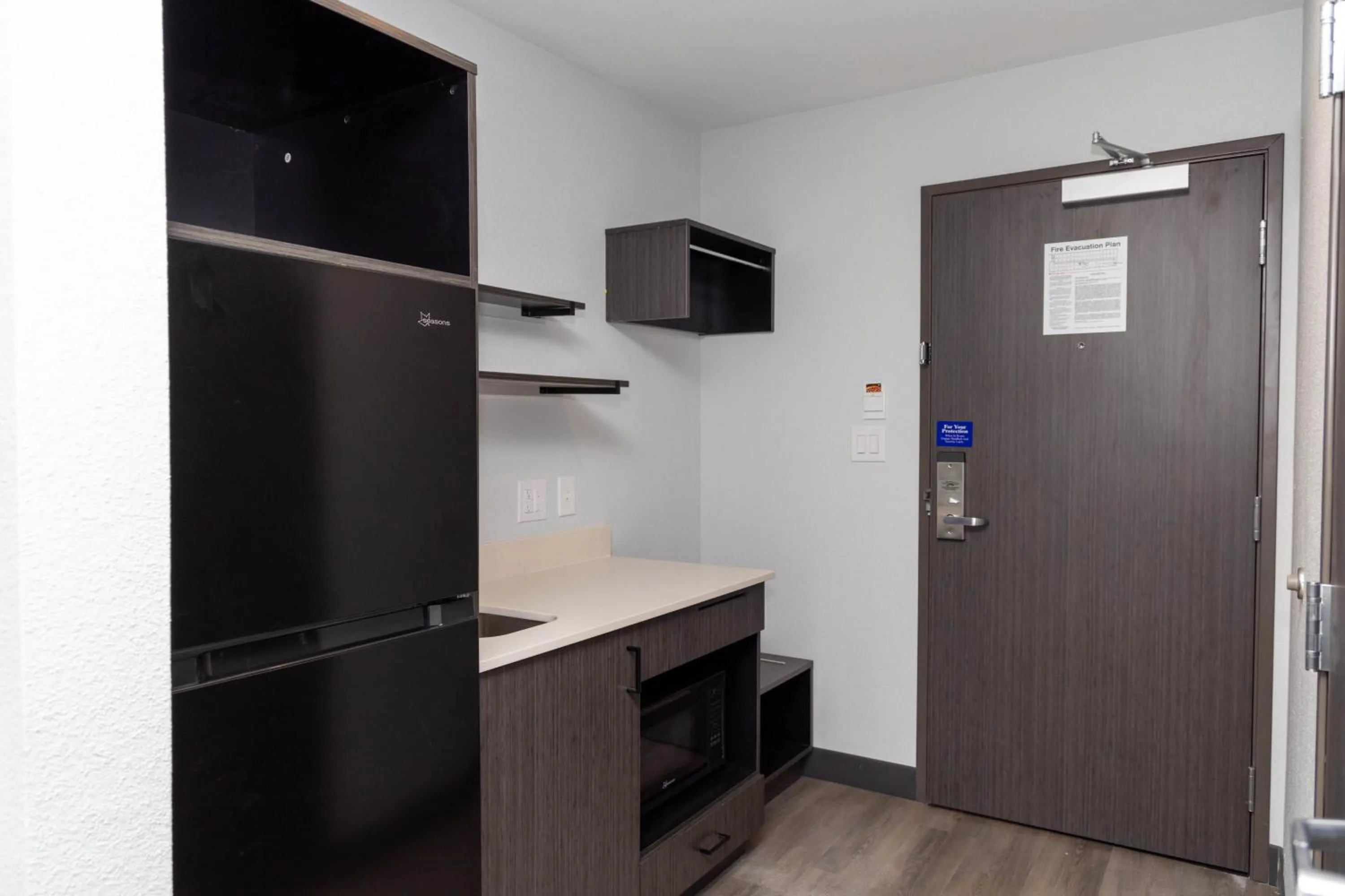 Bedroom in Studio 6 Fort Worth TX Lake Worth