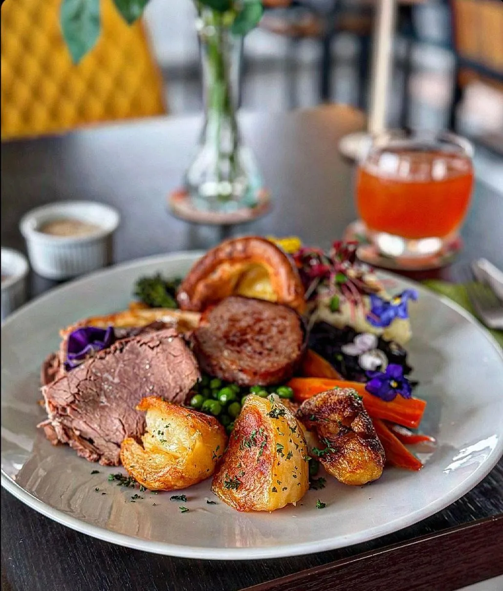 Restaurant/places to eat in The First & Last Inn