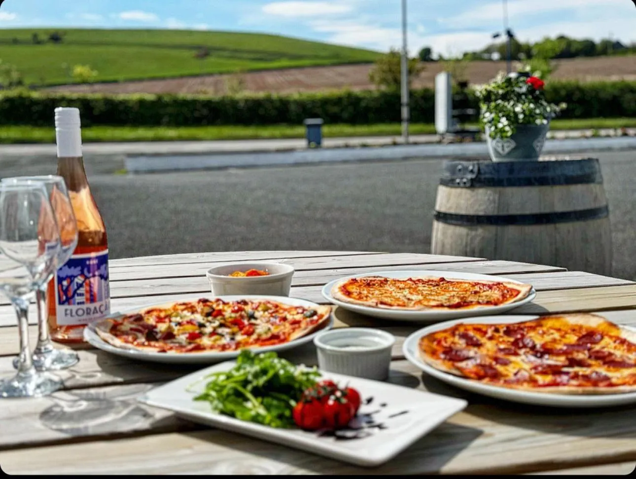 Restaurant/places to eat in The First & Last Inn