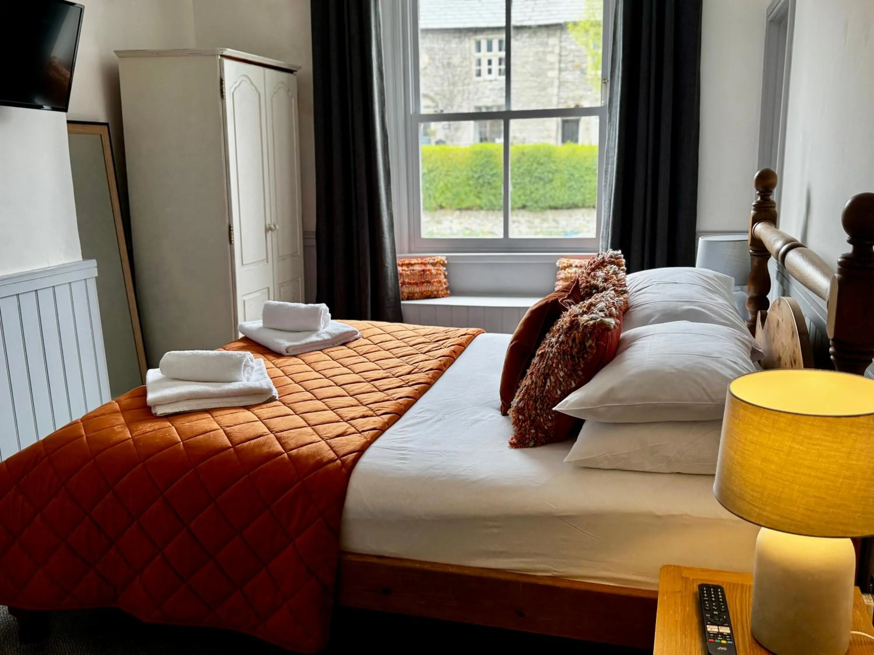 Bed in The White Bull