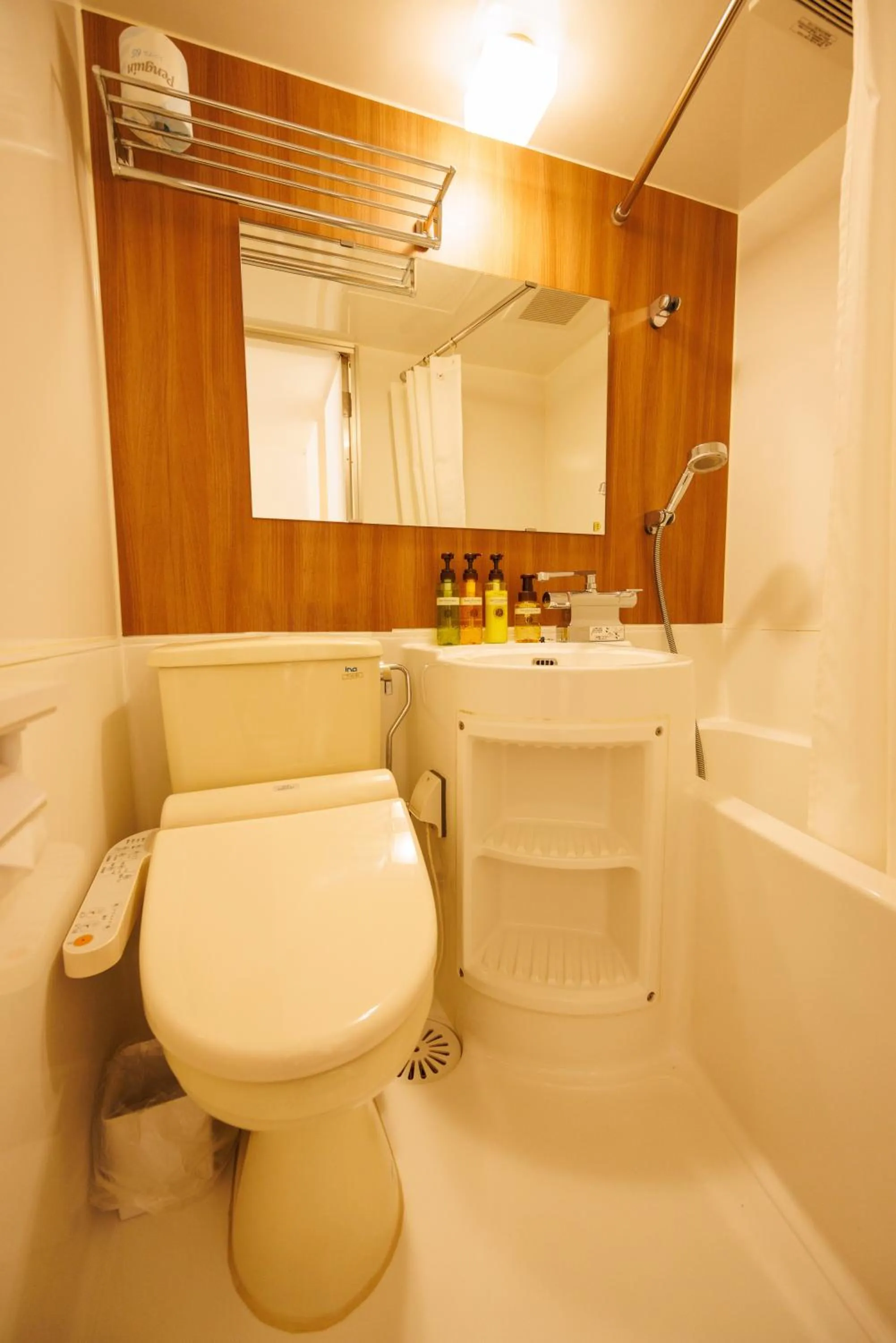 Toilet in Floral Hotel East Shinsaibashi