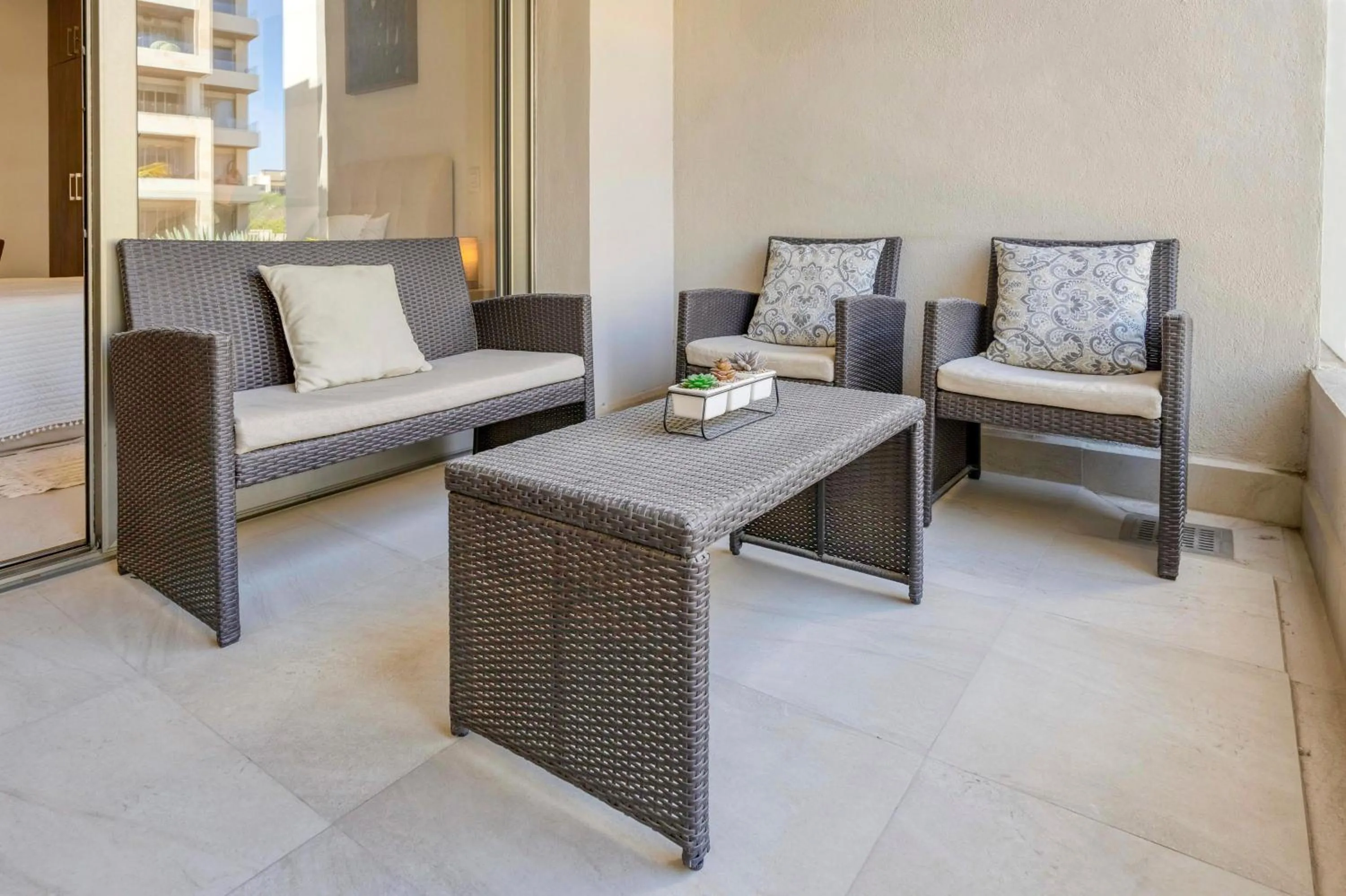 Loft con balcón privado, estacionamiento gratis - Un oasis en Los Cabos