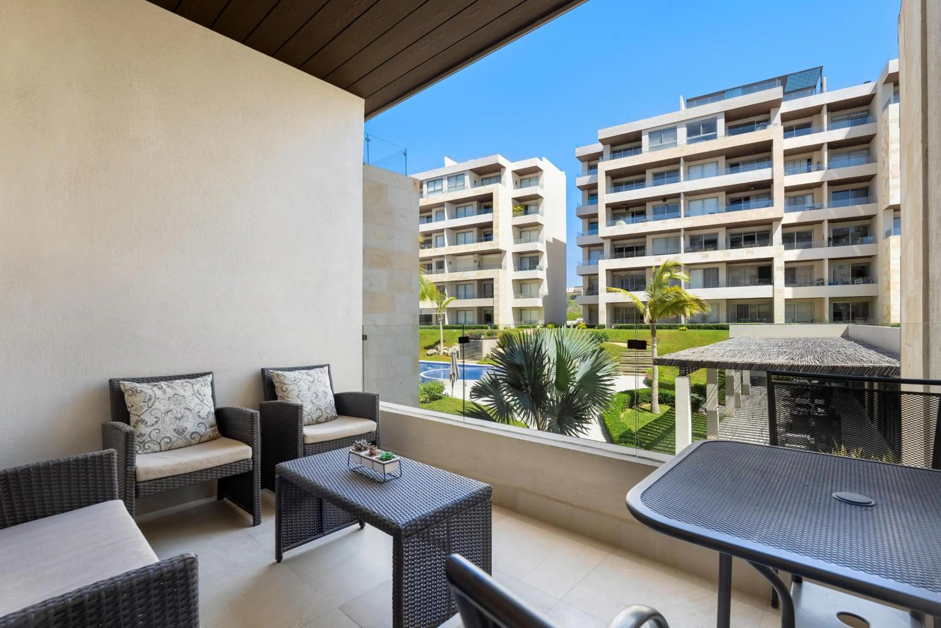 Loft con balcón privado, estacionamiento gratis - Un oasis en Los Cabos