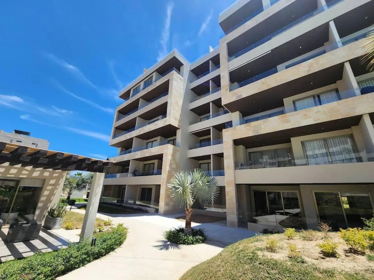 Loft con balcón privado, estacionamiento gratis - Un oasis en Los Cabos