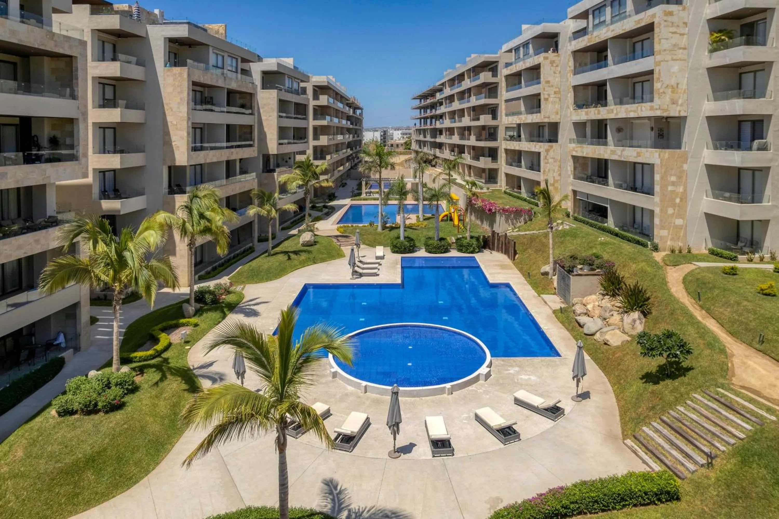 Loft con balcón privado, estacionamiento gratis - Un oasis en Los Cabos