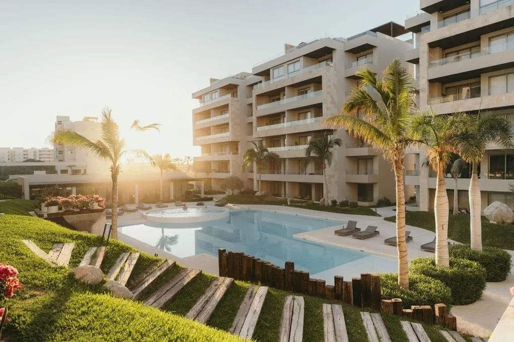 Loft con balcón privado, estacionamiento gratis - Un oasis en Los Cabos