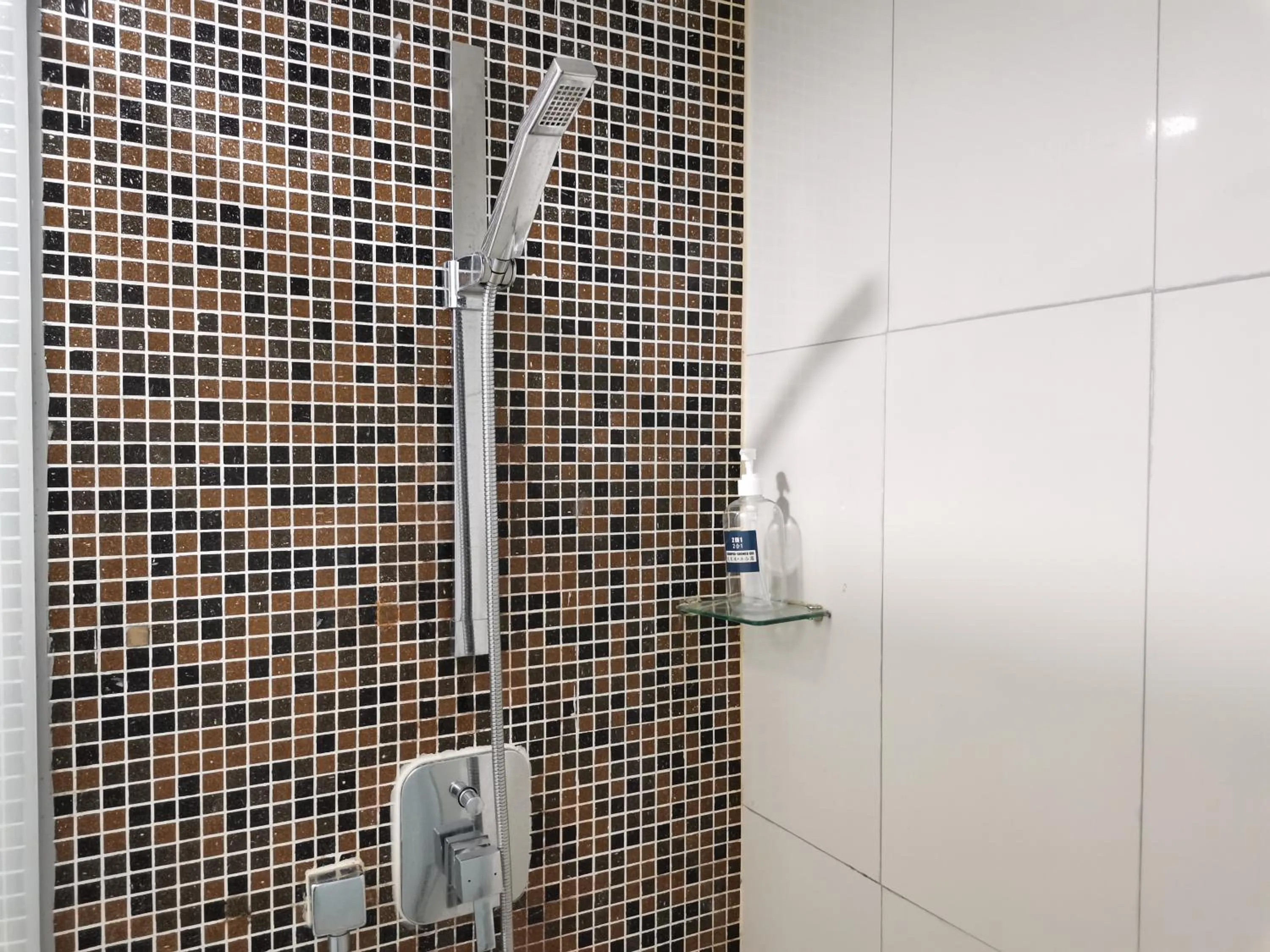Shower in Greenage MingSuite 明绿时代套房 Kota Kinabalu 亚庇市中心