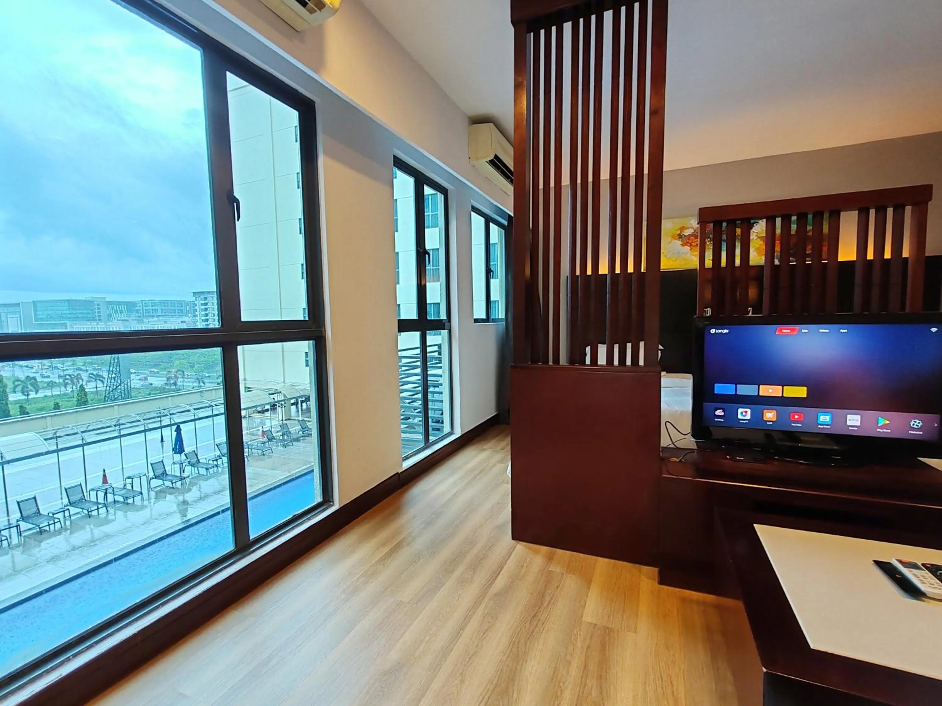 Communal lounge/ TV room in Greenage MingSuite 明绿时代套房 Kota Kinabalu 亚庇市中心