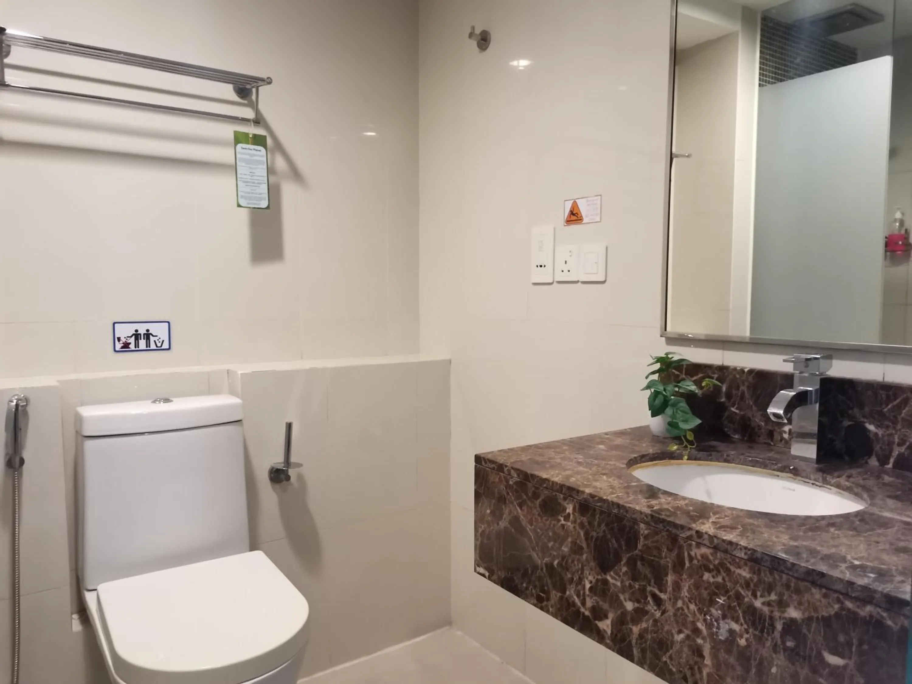Toilet in Greenage MingSuite 明绿时代套房 Kota Kinabalu 亚庇市中心