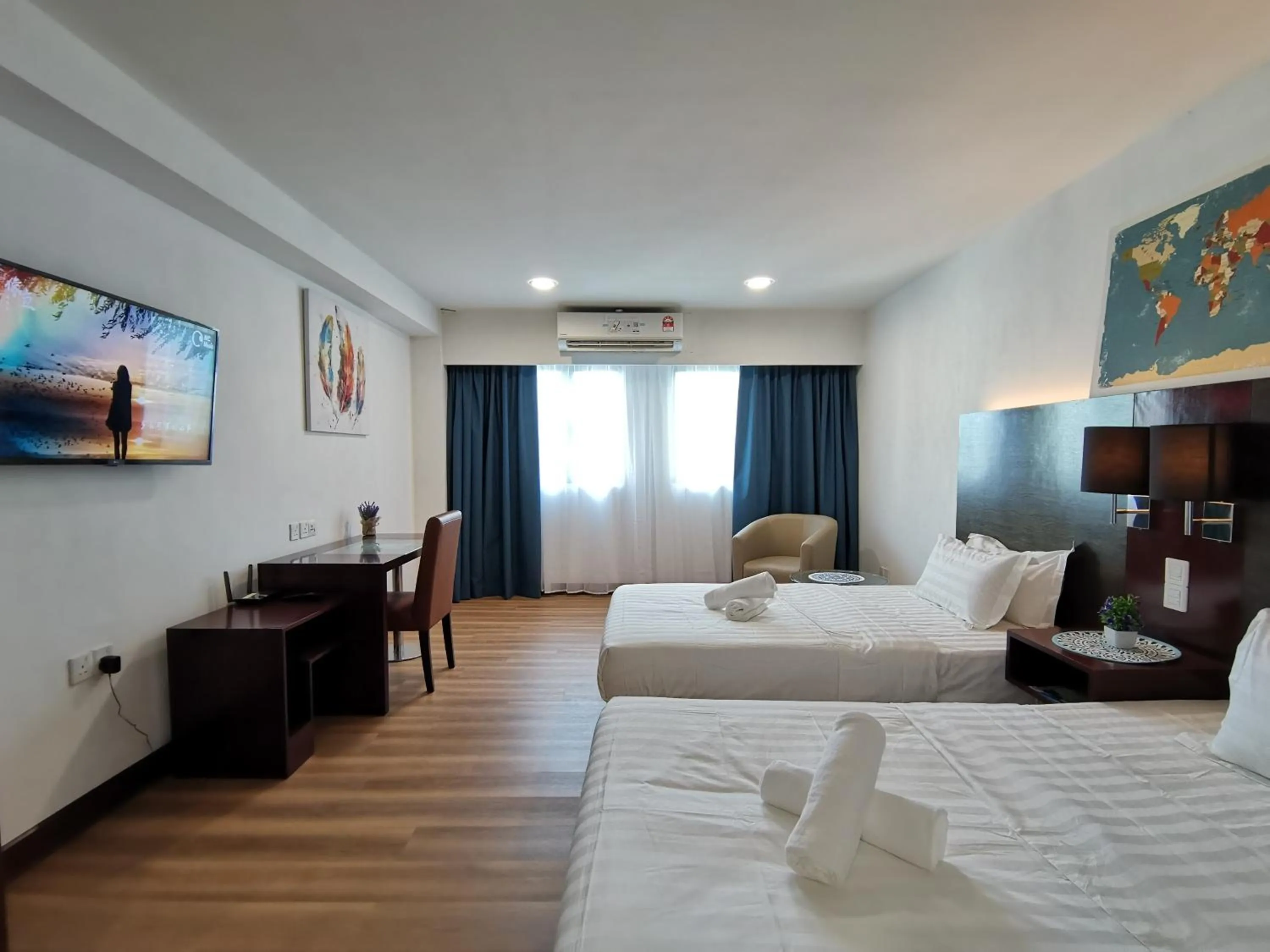 Communal lounge/ TV room, Bed in Greenage MingSuite 明绿时代套房 Kota Kinabalu 亚庇市中心