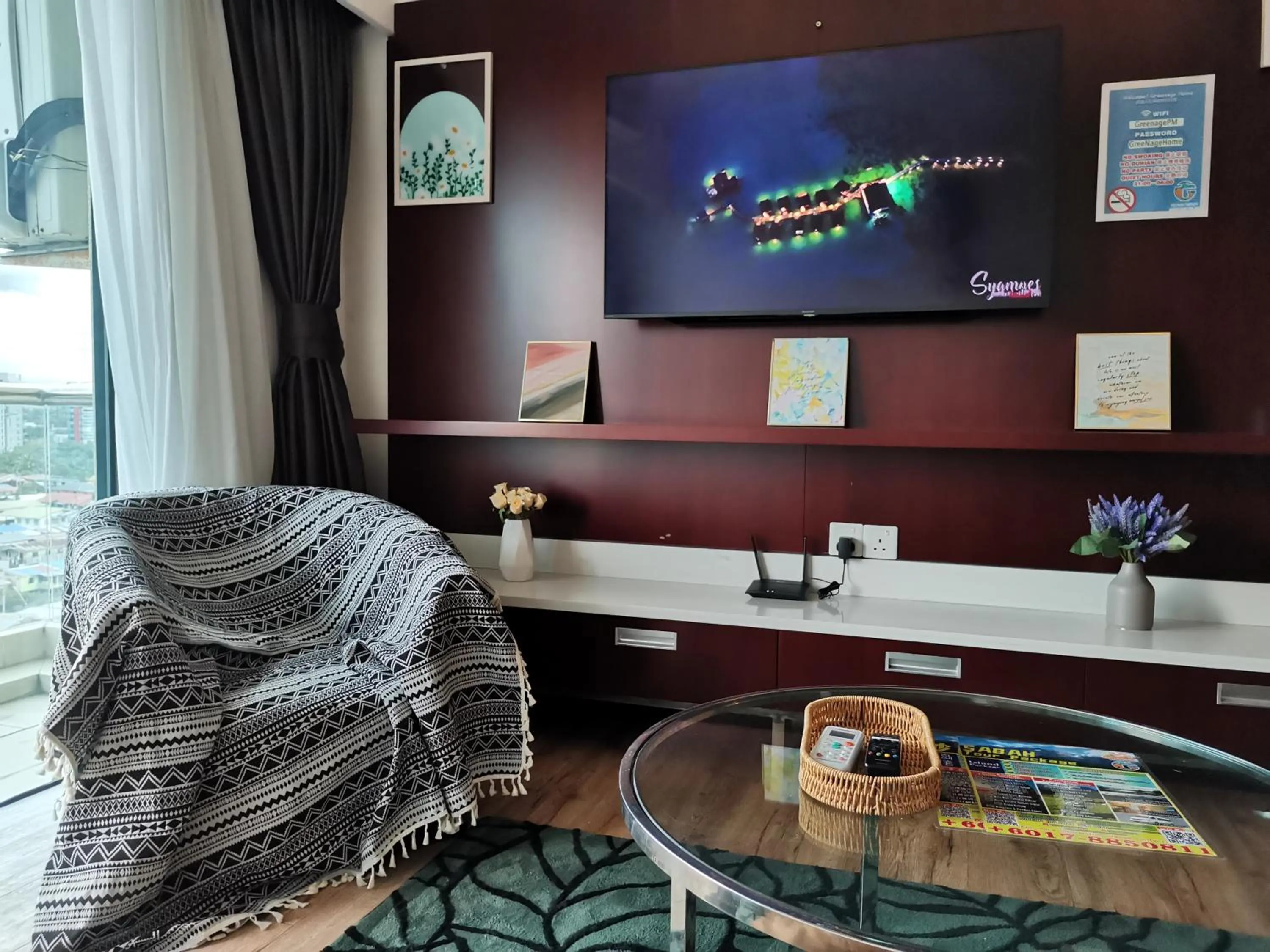 Communal lounge/ TV room in Greenage MingSuite 明绿时代套房 Kota Kinabalu 亚庇市中心