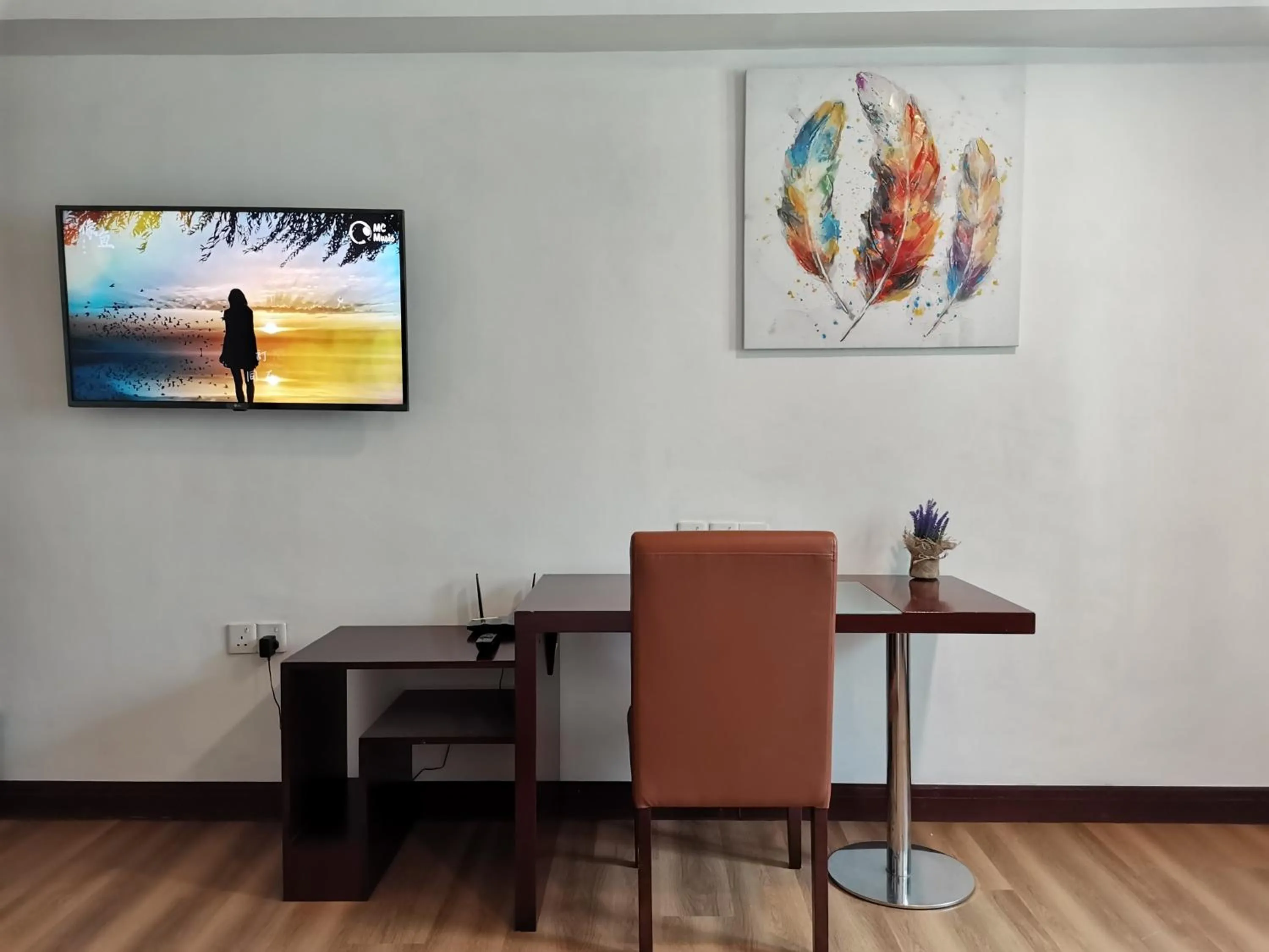 Communal lounge/ TV room in Greenage MingSuite 明绿时代套房 Kota Kinabalu 亚庇市中心