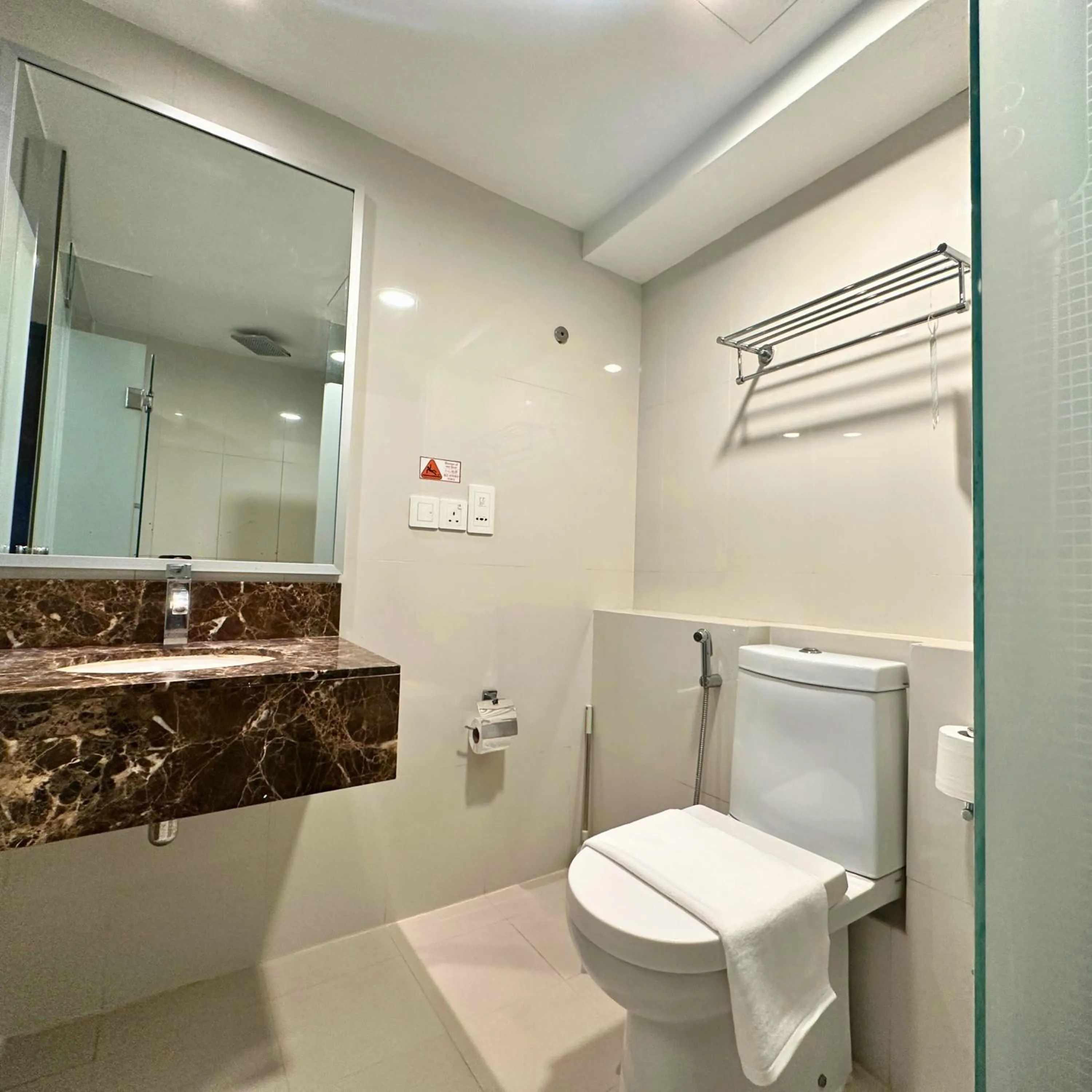 Bathroom in Greenage MingSuite 明绿时代套房 Kota Kinabalu 亚庇市中心