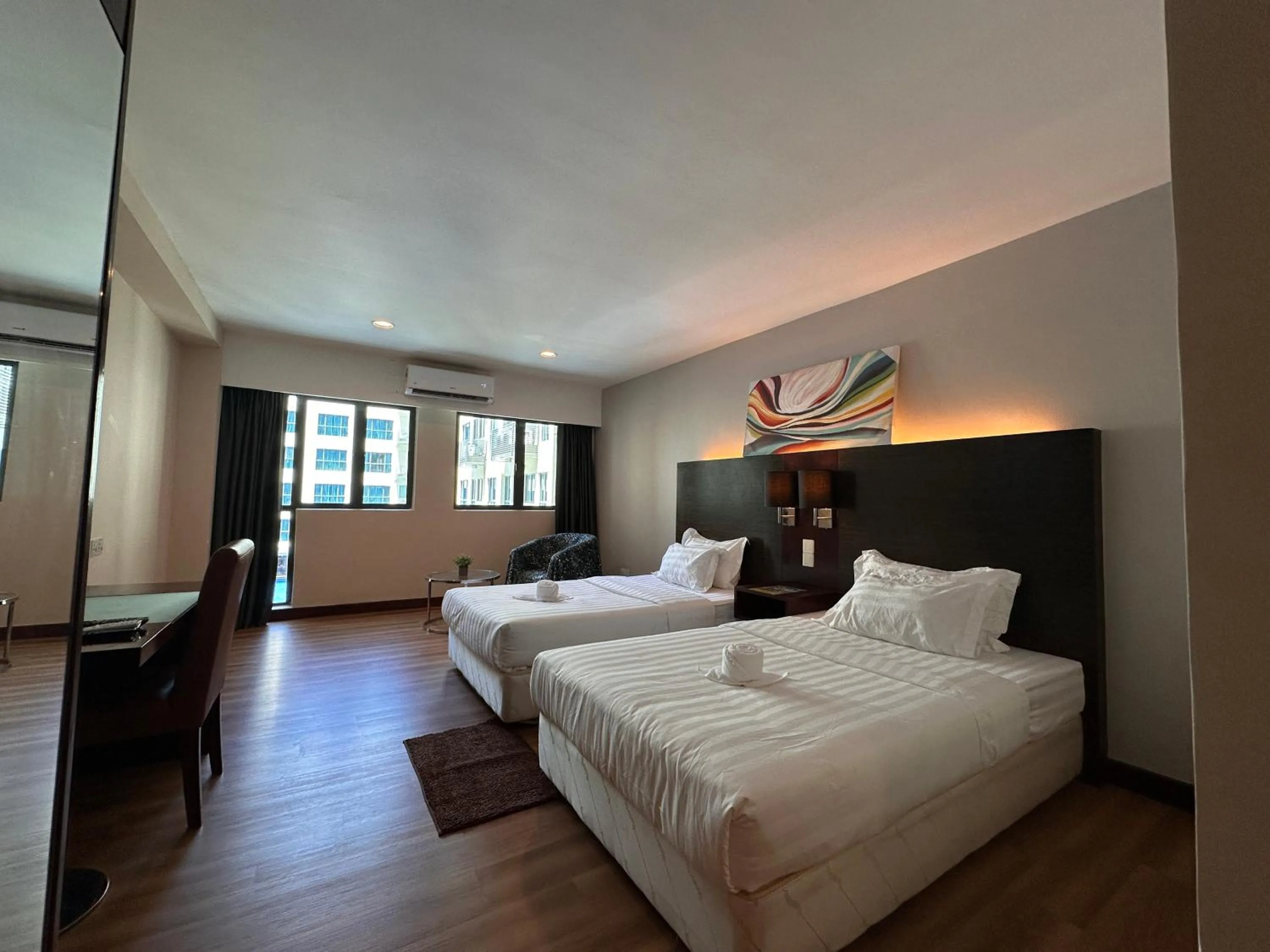Photo of the whole room, Bed in Greenage MingSuite 明绿时代套房 Kota Kinabalu 亚庇市中心