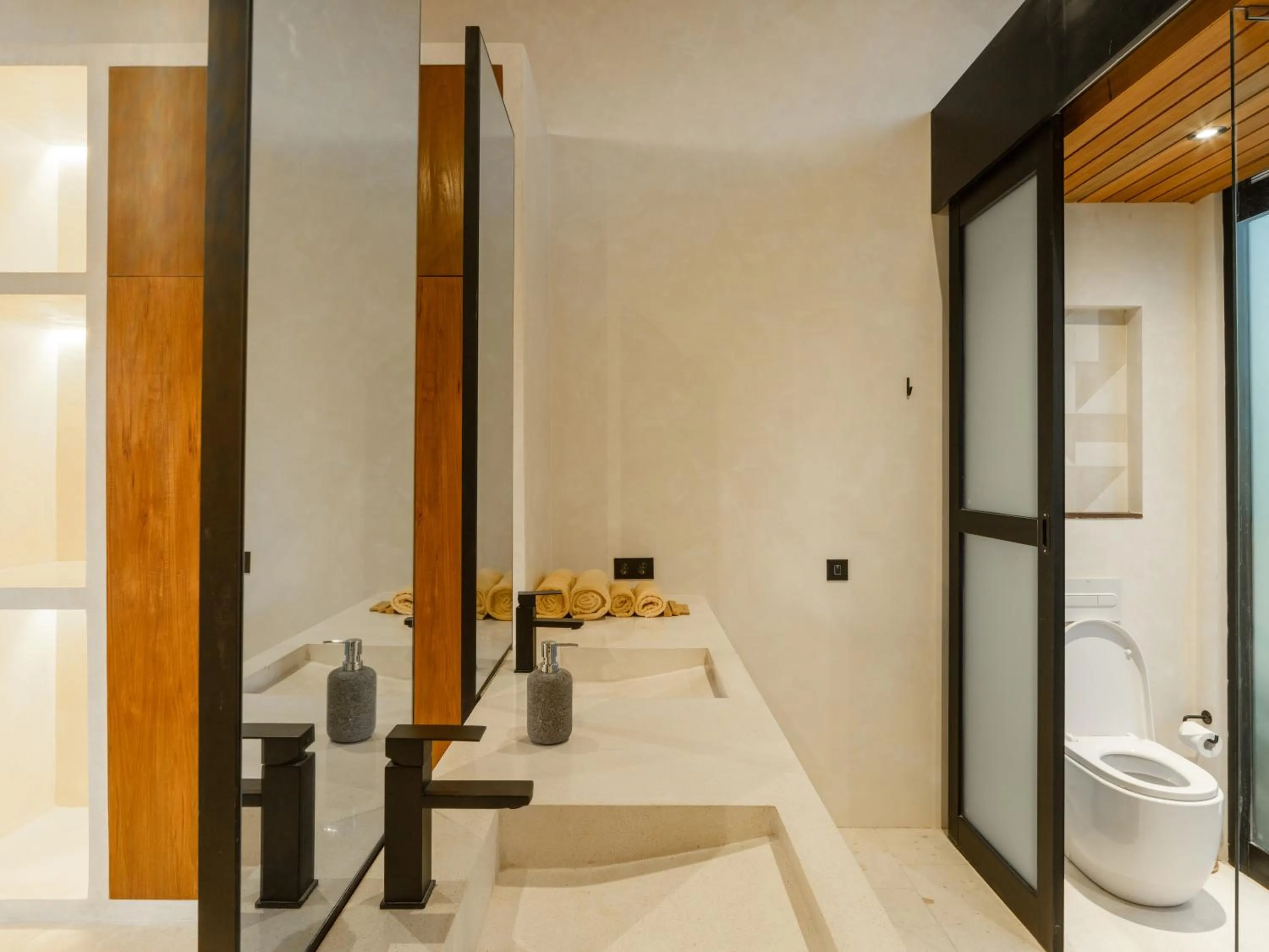Toilet, Bed in Blacksand Villas Canggu