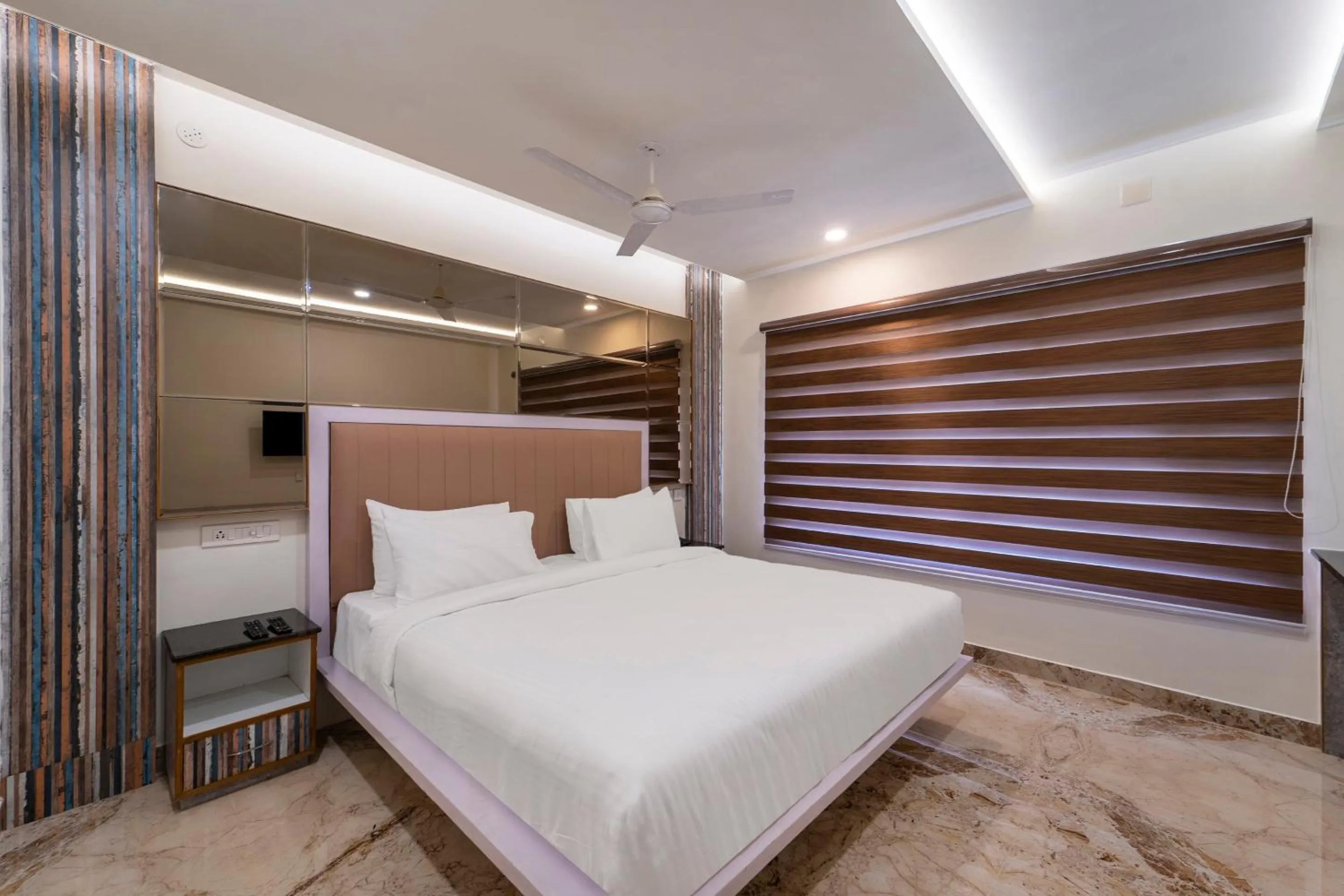 Bedroom, Bed in Palette - Coastal Grand Hotels & Resorts, OMR