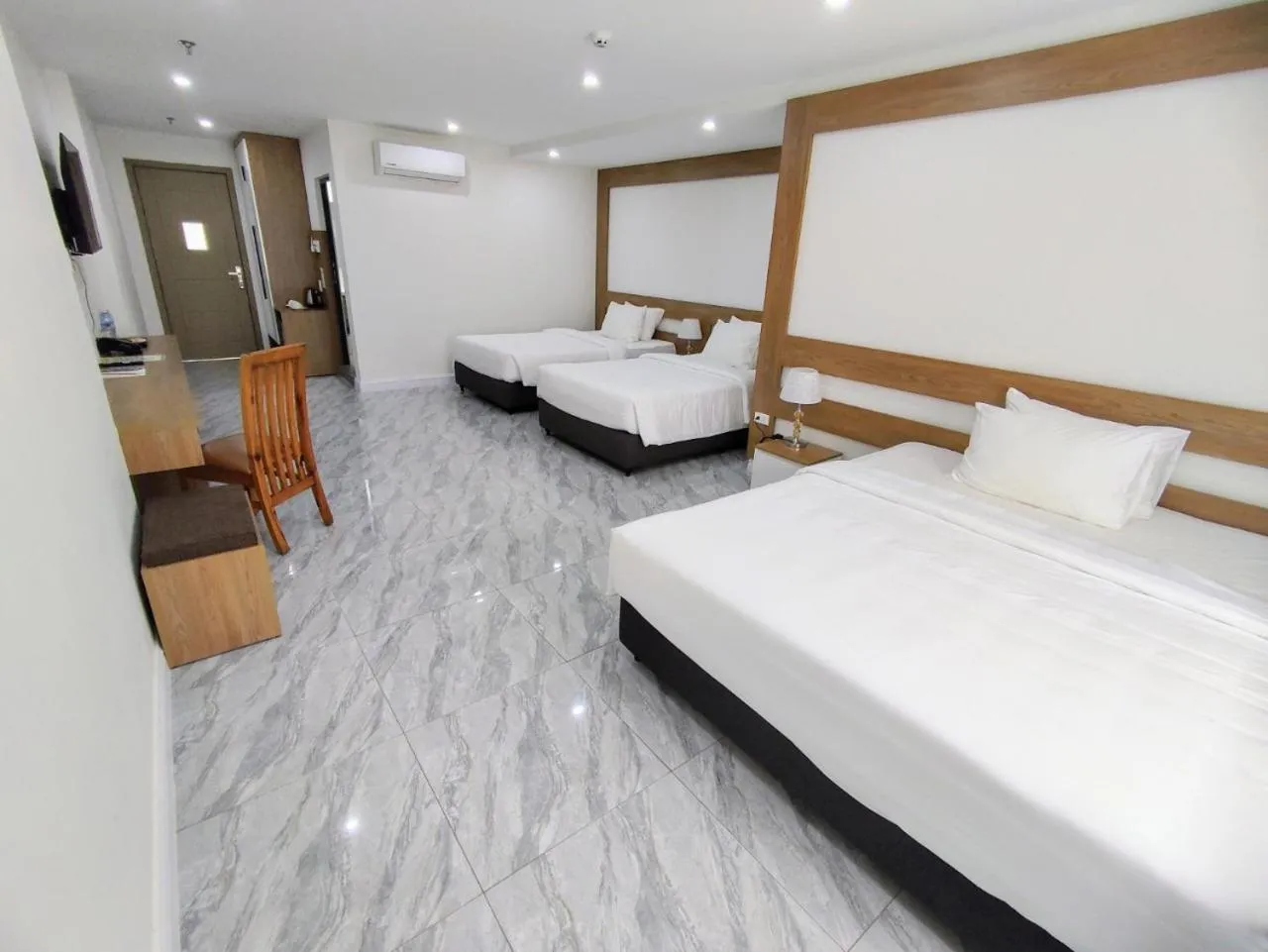 Bed in DONG PHUONG HOTEL