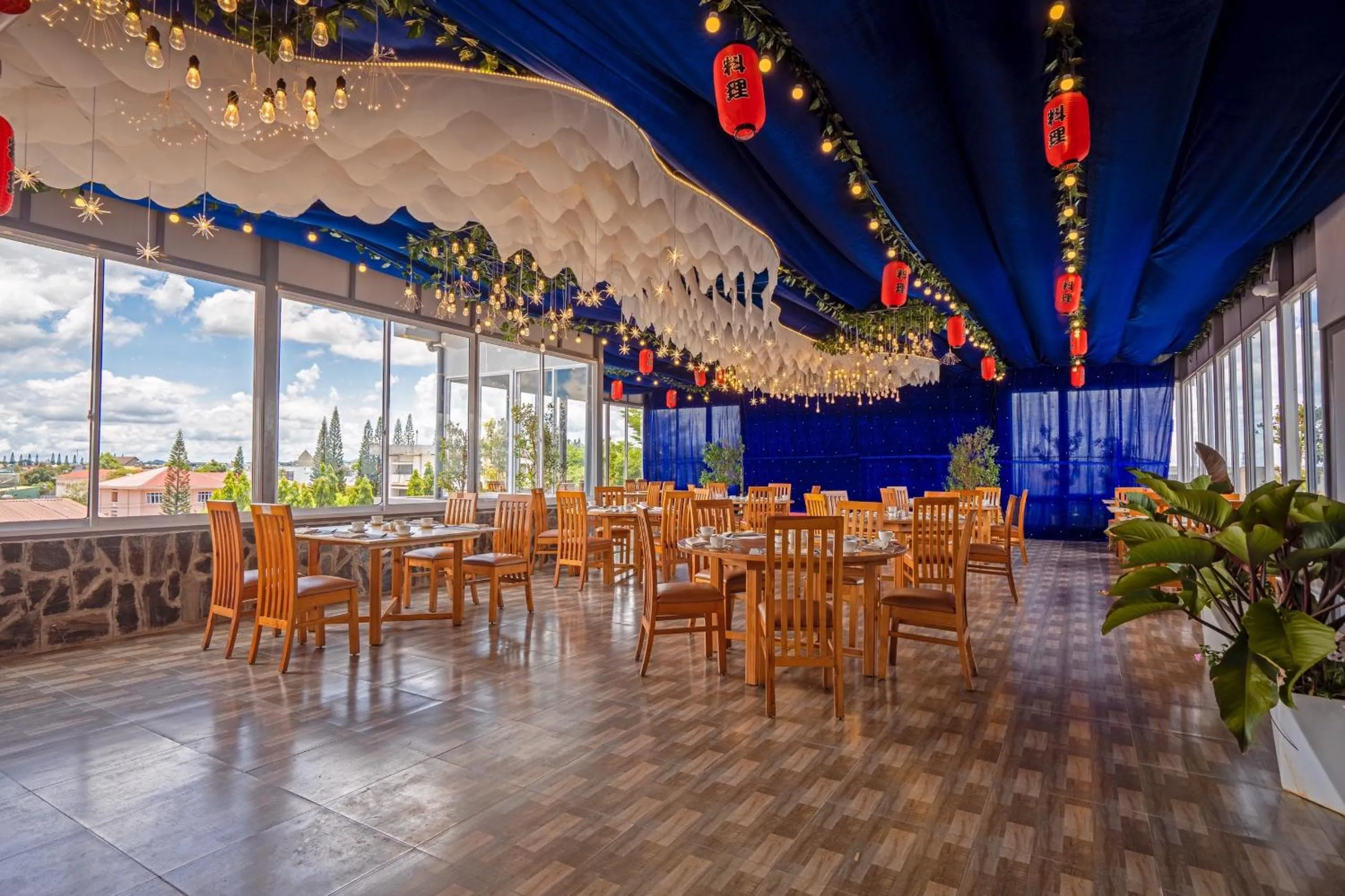 Restaurant/places to eat in DONG PHUONG HOTEL