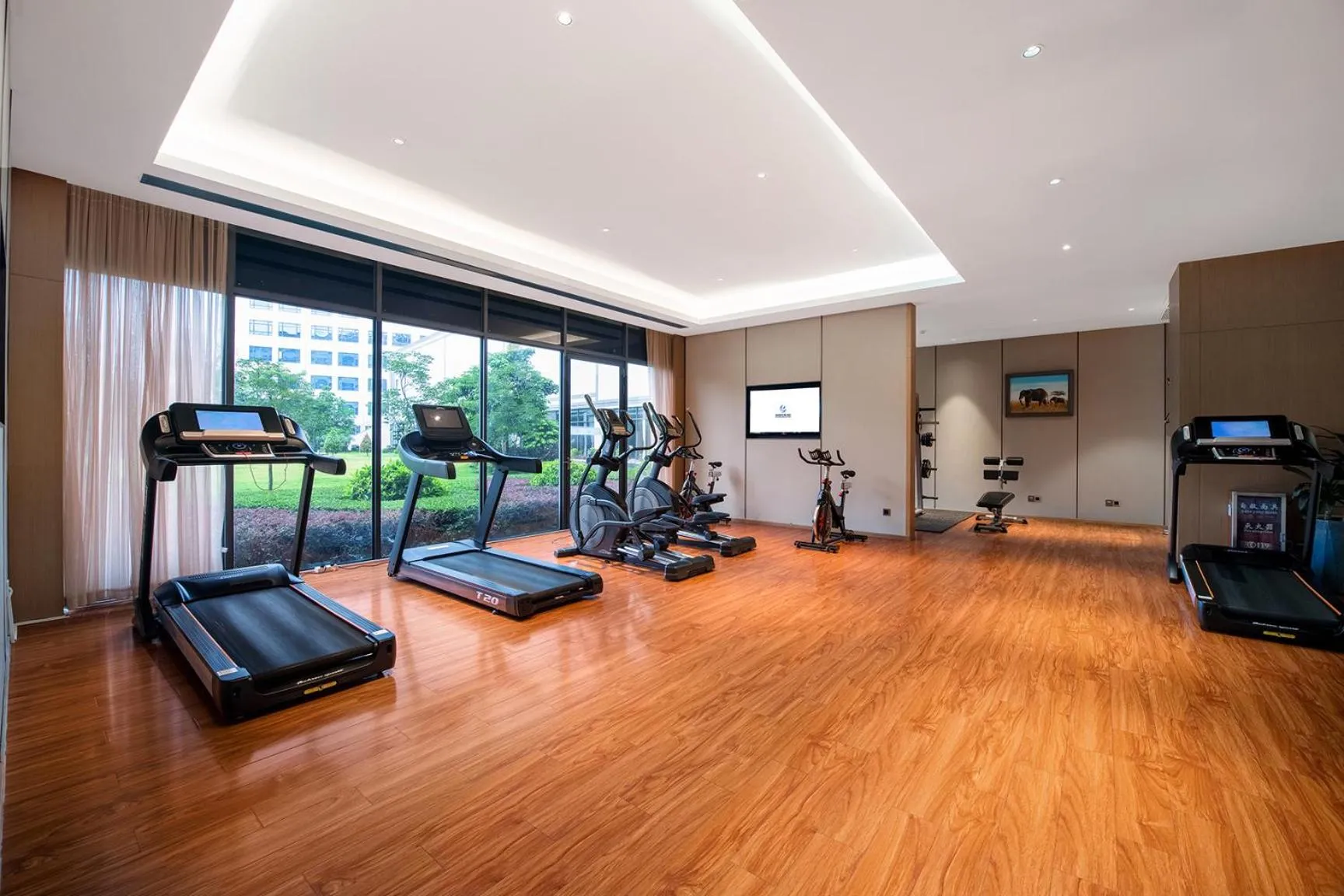 Fitness centre/facilities in Guangzhou Southern Airlines Pearl Airport Hotel